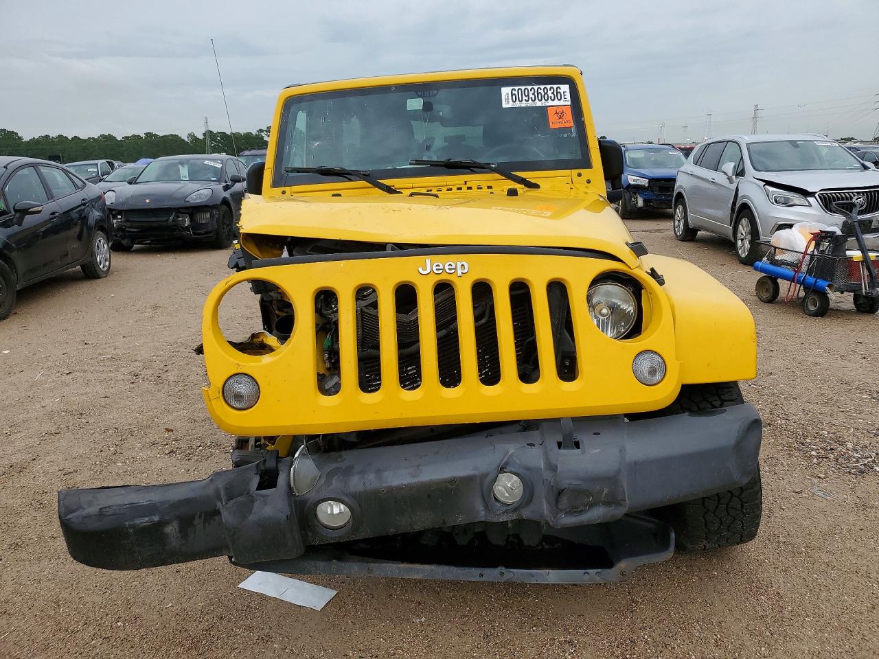 2015 Jeep Wrangler Unlimited Sahara Yellow vin: 1C4BJWEG2FL604137