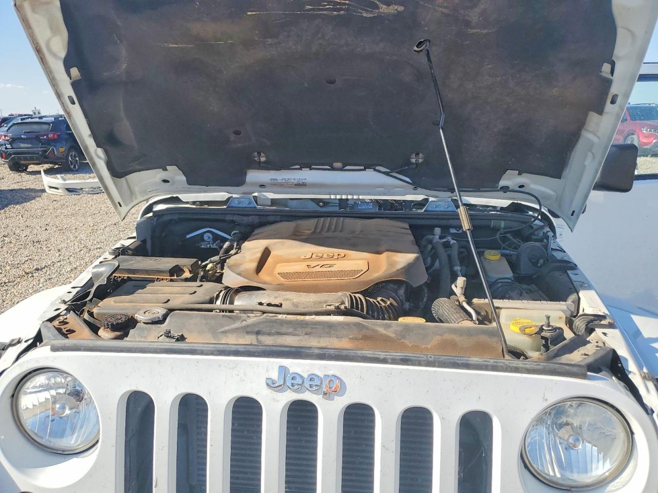 2015 Jeep Wrangler Unlimited Sahara Белый vin: 1C4BJWEG2FL630933