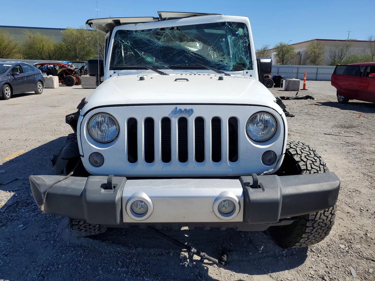 2015 Jeep Wrangler Unlimited Sahara White vin: 1C4BJWEG2FL666847