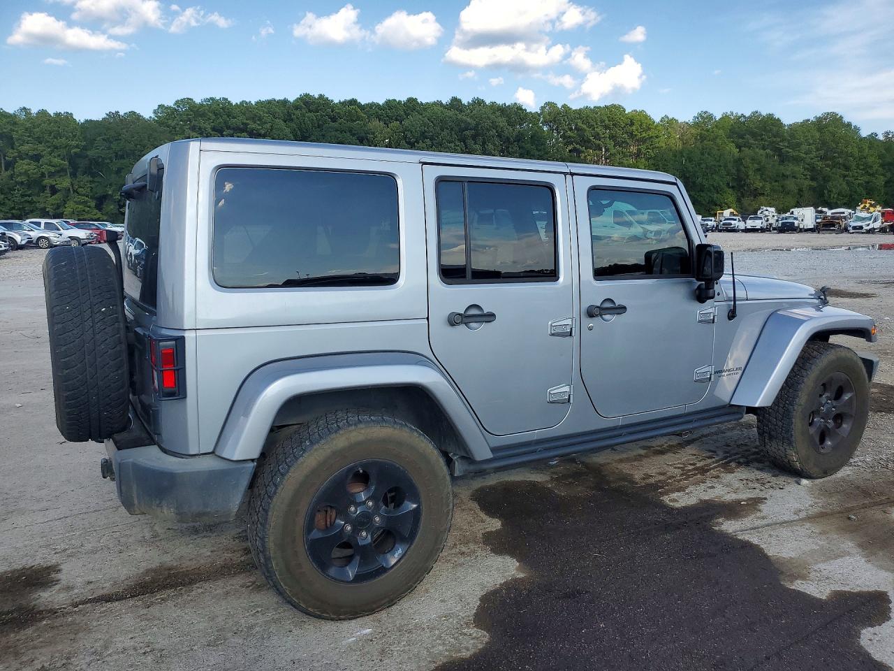 2015 Jeep Wrangler Unlimited Sahara Silver vin: 1C4BJWEG2FL767886