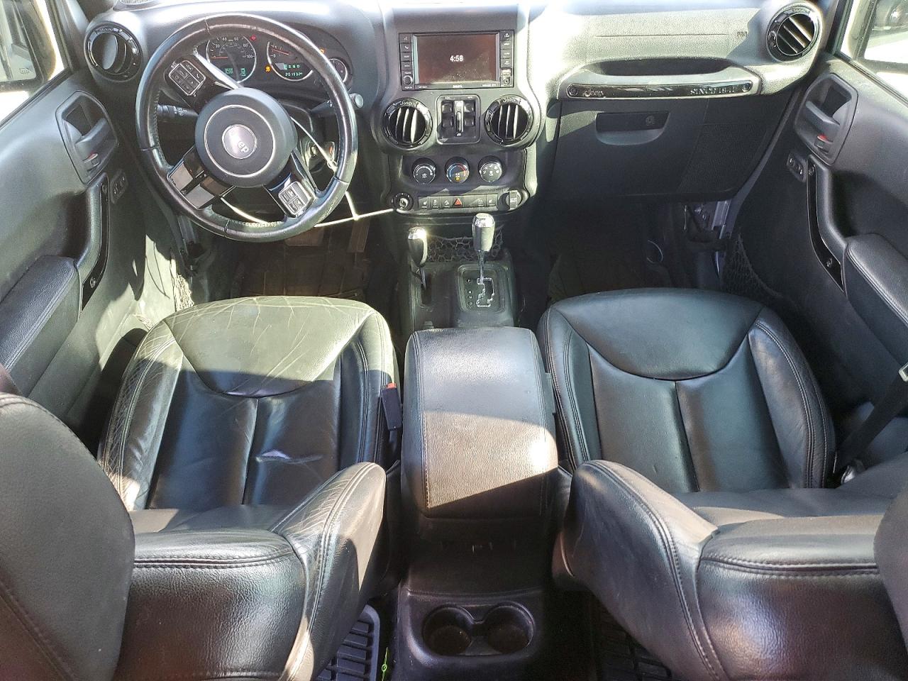 2015 Jeep Wrangler Unlimited Sahara Silver vin: 1C4BJWEG2FL767886