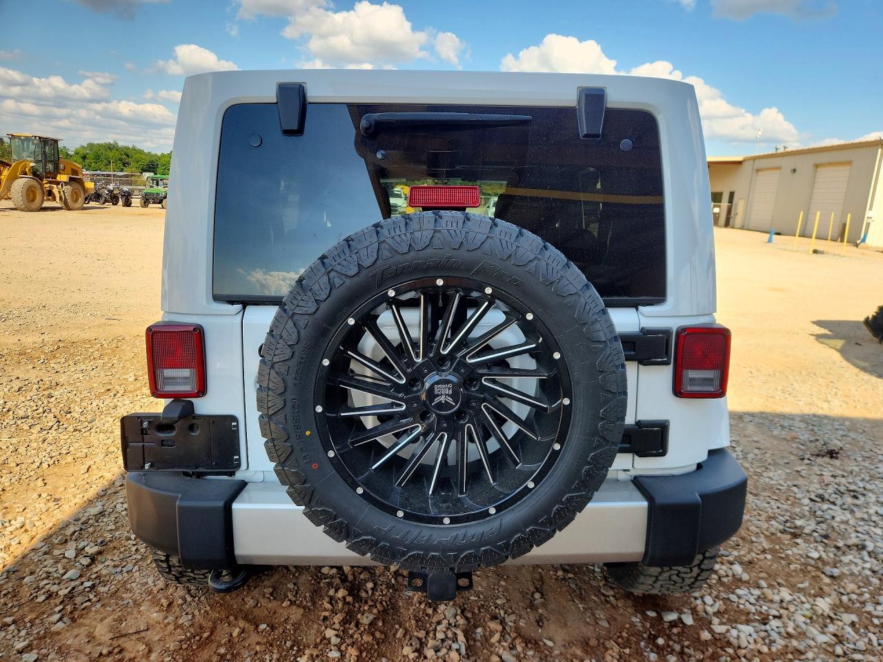 2017 Jeep Wrangler Unlimited Sahara White vin: 1C4BJWEG2HL554844