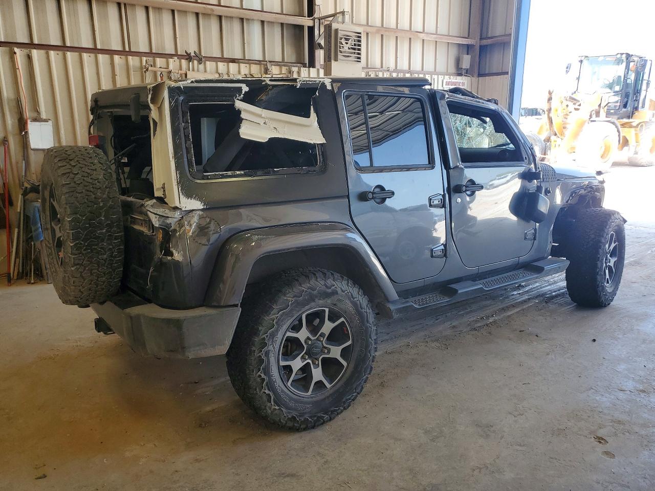 2017 Jeep Wrangler Unlimited Sahara Gray vin: 1C4BJWEG2HL669170