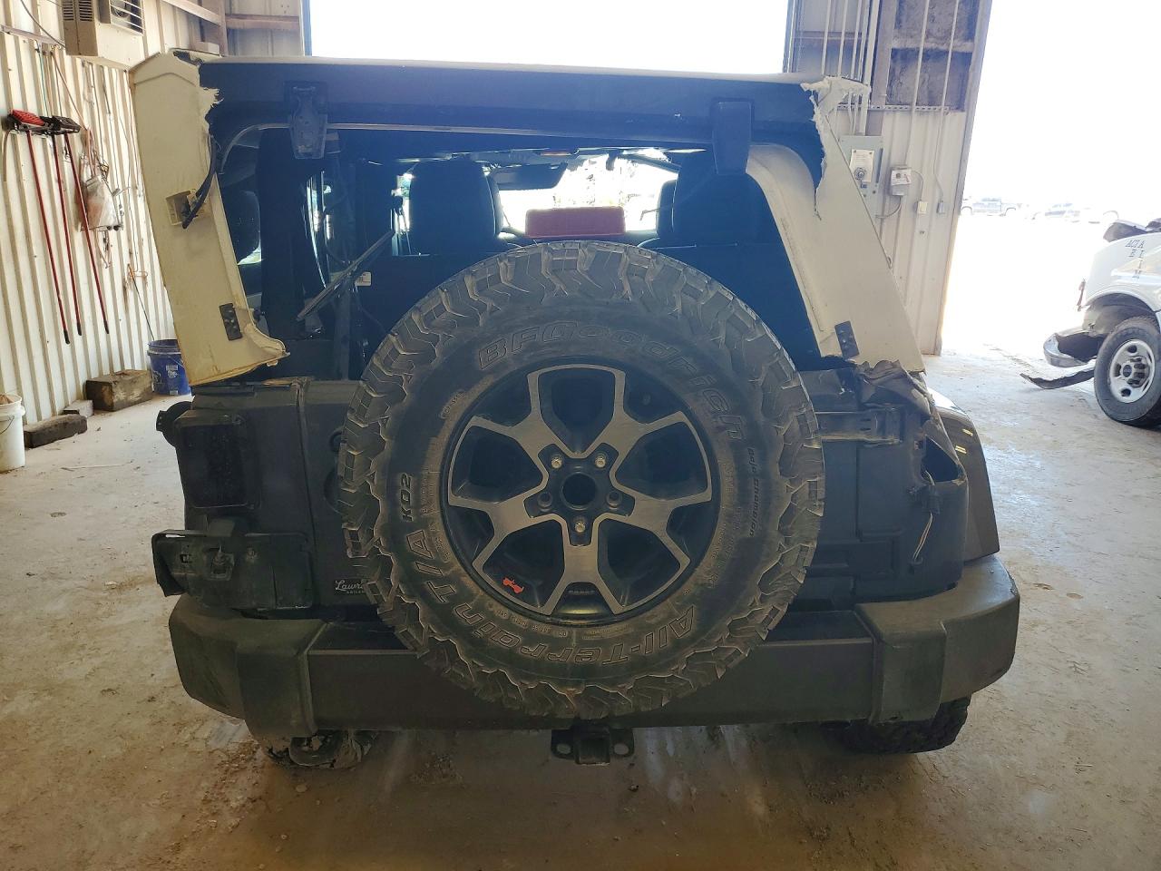 2017 Jeep Wrangler Unlimited Sahara Gray vin: 1C4BJWEG2HL669170