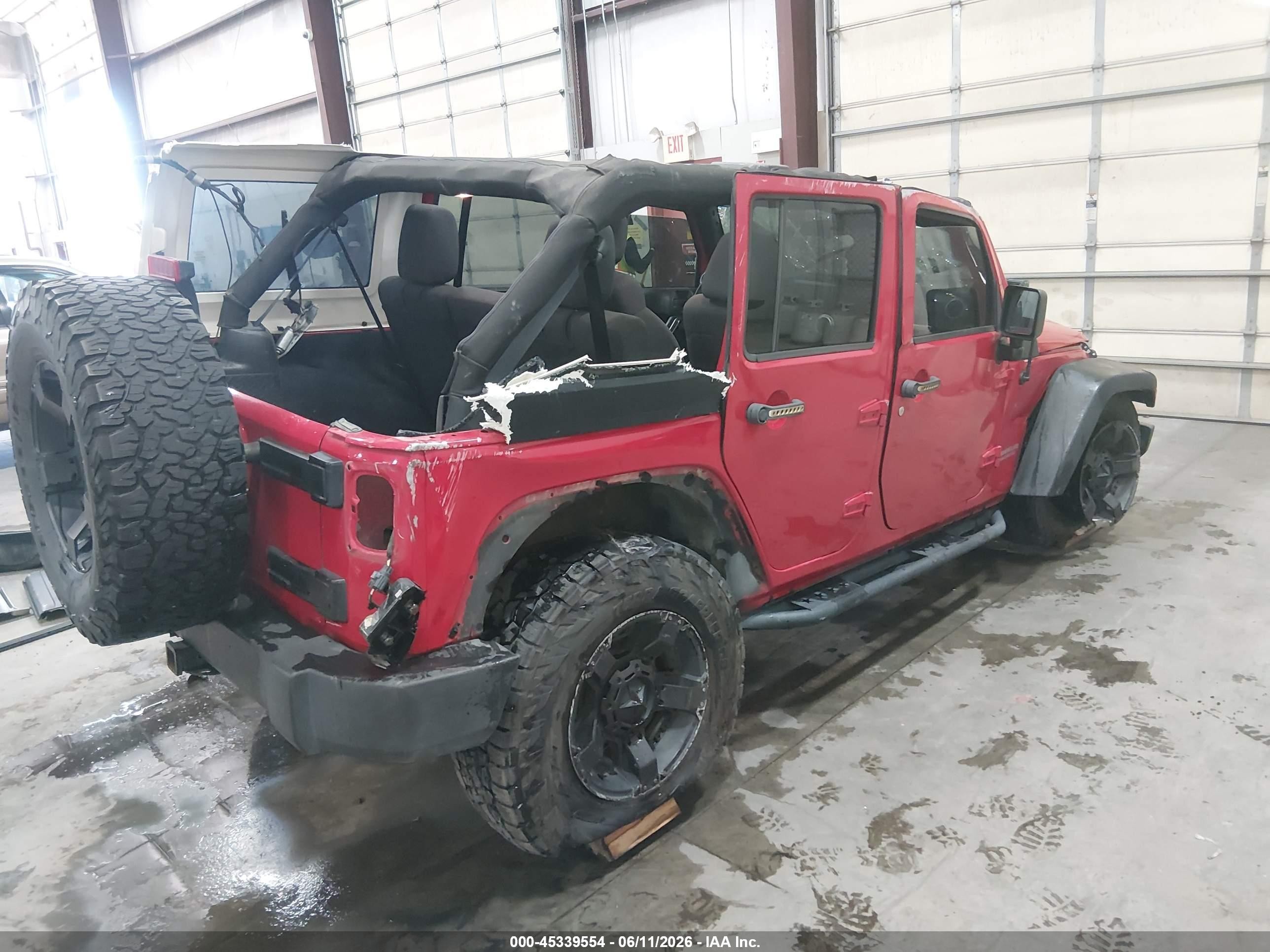 2012 Jeep Wrangler Unlimited Sahara Red vin: 1C4BJWEG3CL130923
