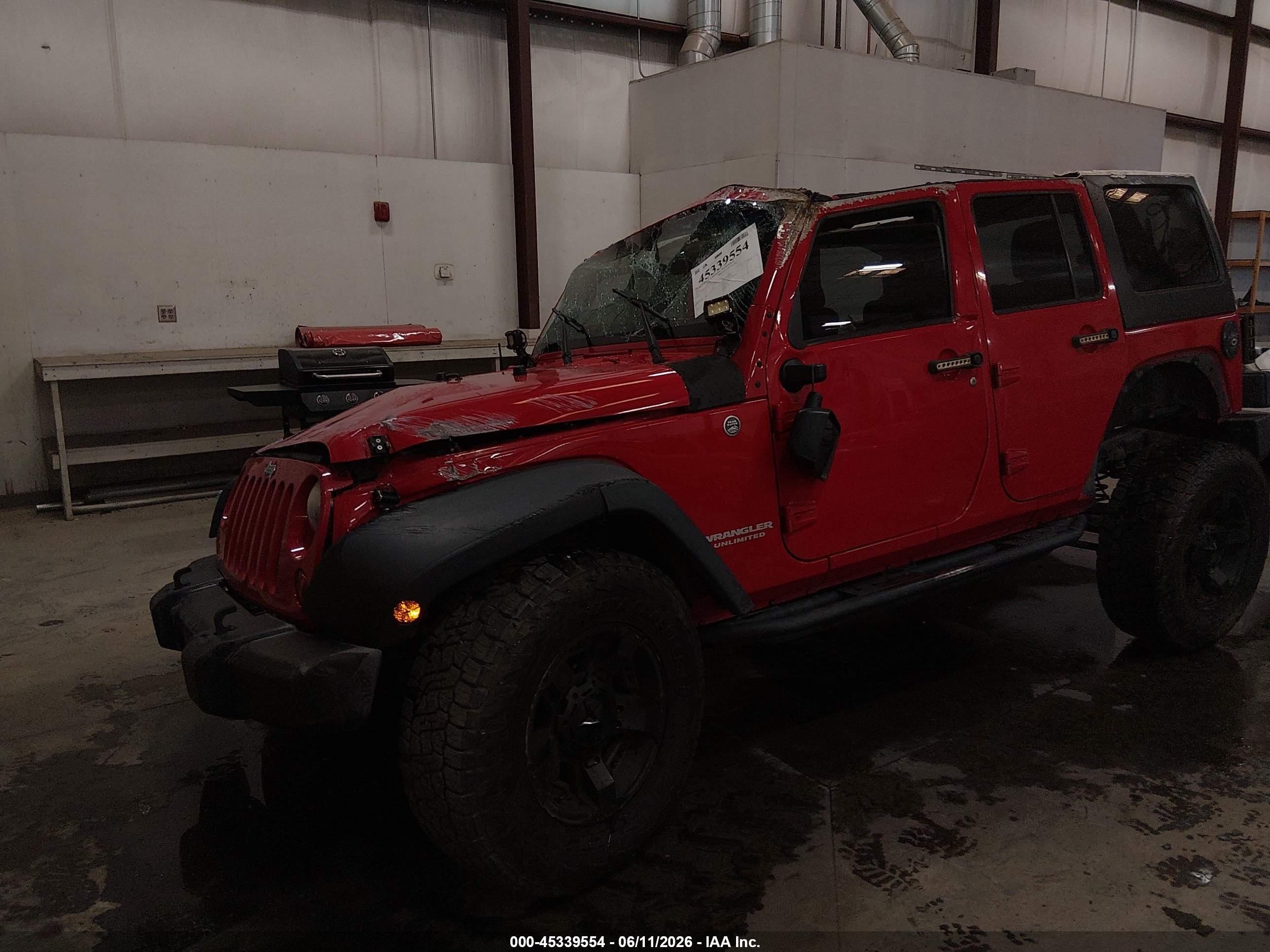 2012 Jeep Wrangler Unlimited Sahara Red vin: 1C4BJWEG3CL130923
