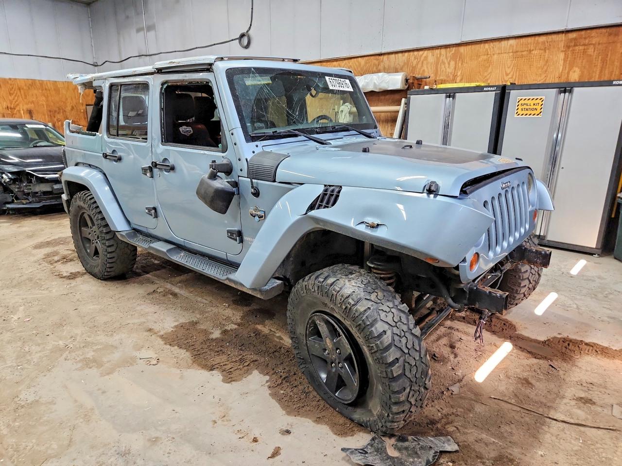 2012 Jeep Wrangler Unlimited Sahara Gray vin: 1C4BJWEG3CL148533