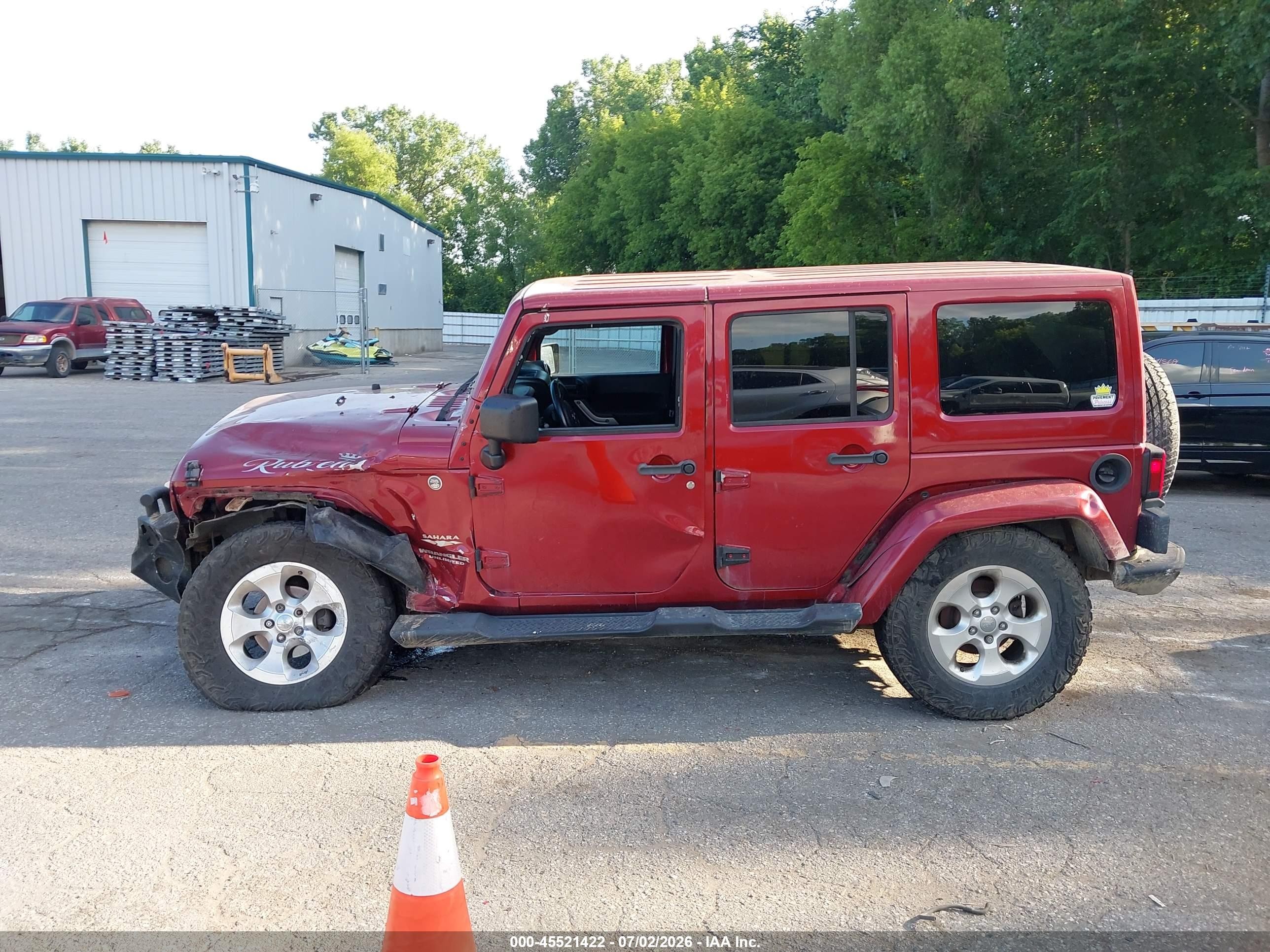 2012 Jeep Wrangler Unlimited Sahara Red vin: 1C4BJWEG3CL179538