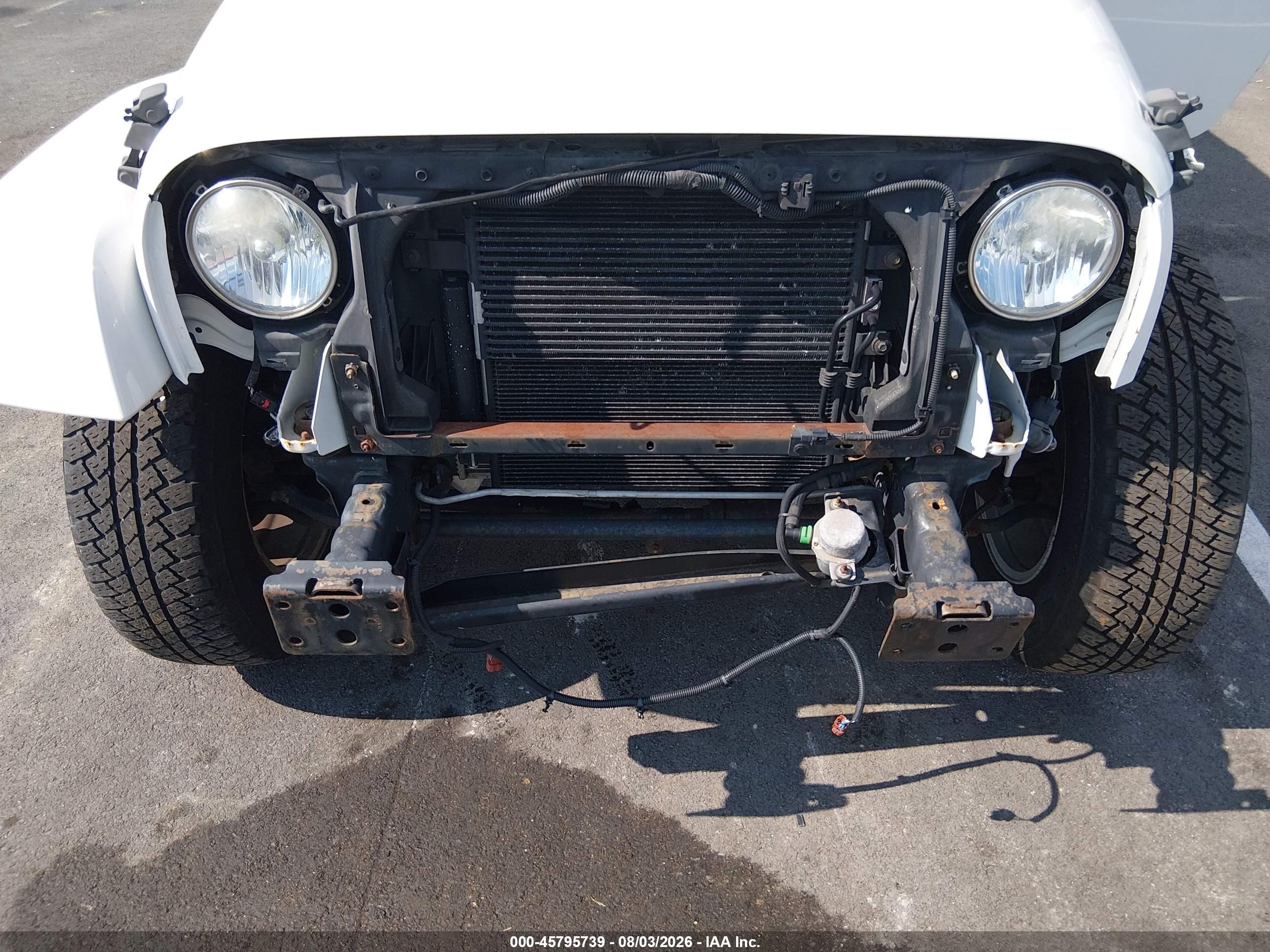 2012 Jeep Wrangler Unlimited Sahara White vin: 1C4BJWEG3CL213073