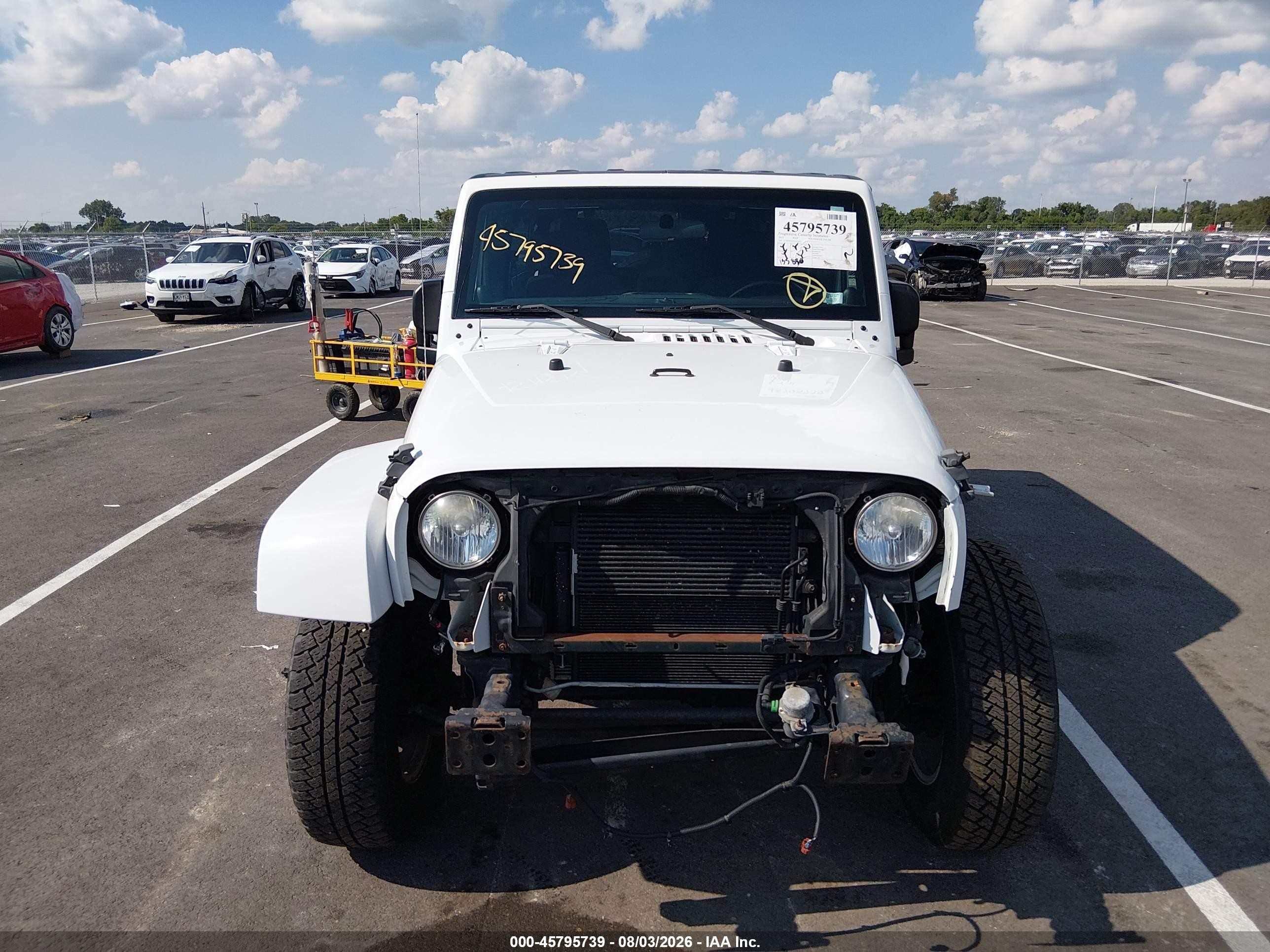 2012 Jeep Wrangler Unlimited Sahara White vin: 1C4BJWEG3CL213073