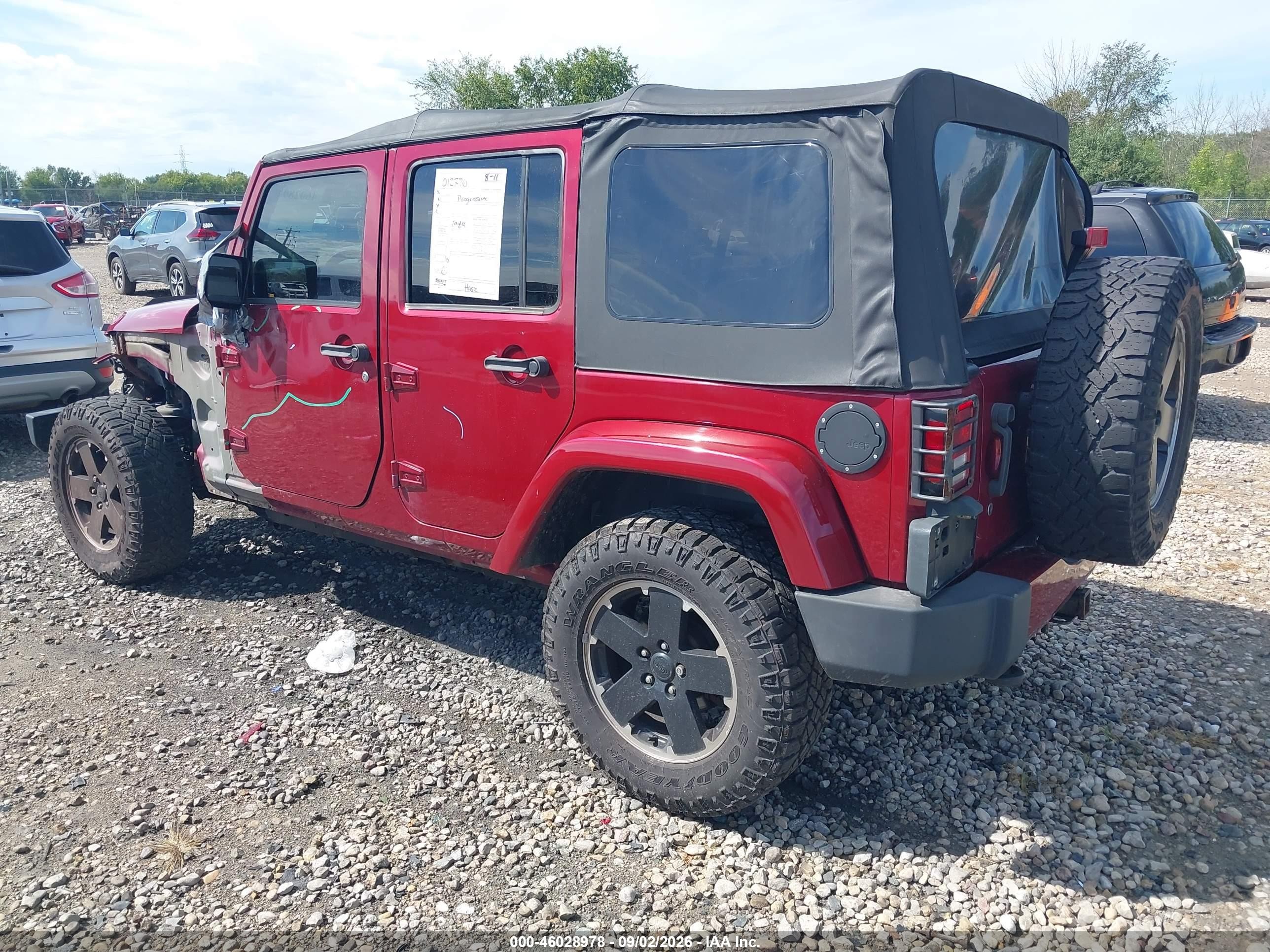 2012 Jeep Wrangler Unlimited Sahara Red vin: 1C4BJWEG3CL250642