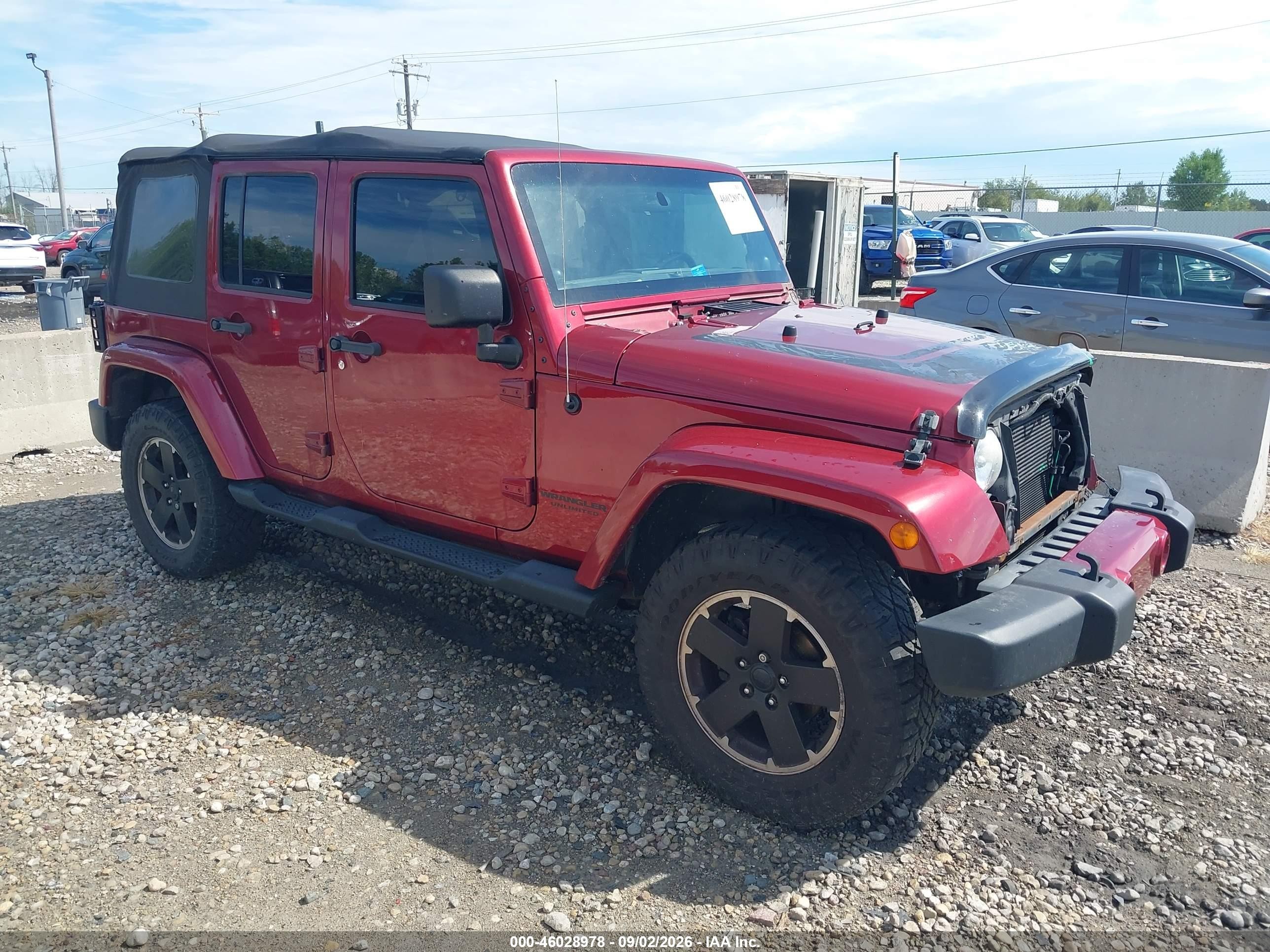 2012 Jeep Wrangler Unlimited Sahara Red vin: 1C4BJWEG3CL250642