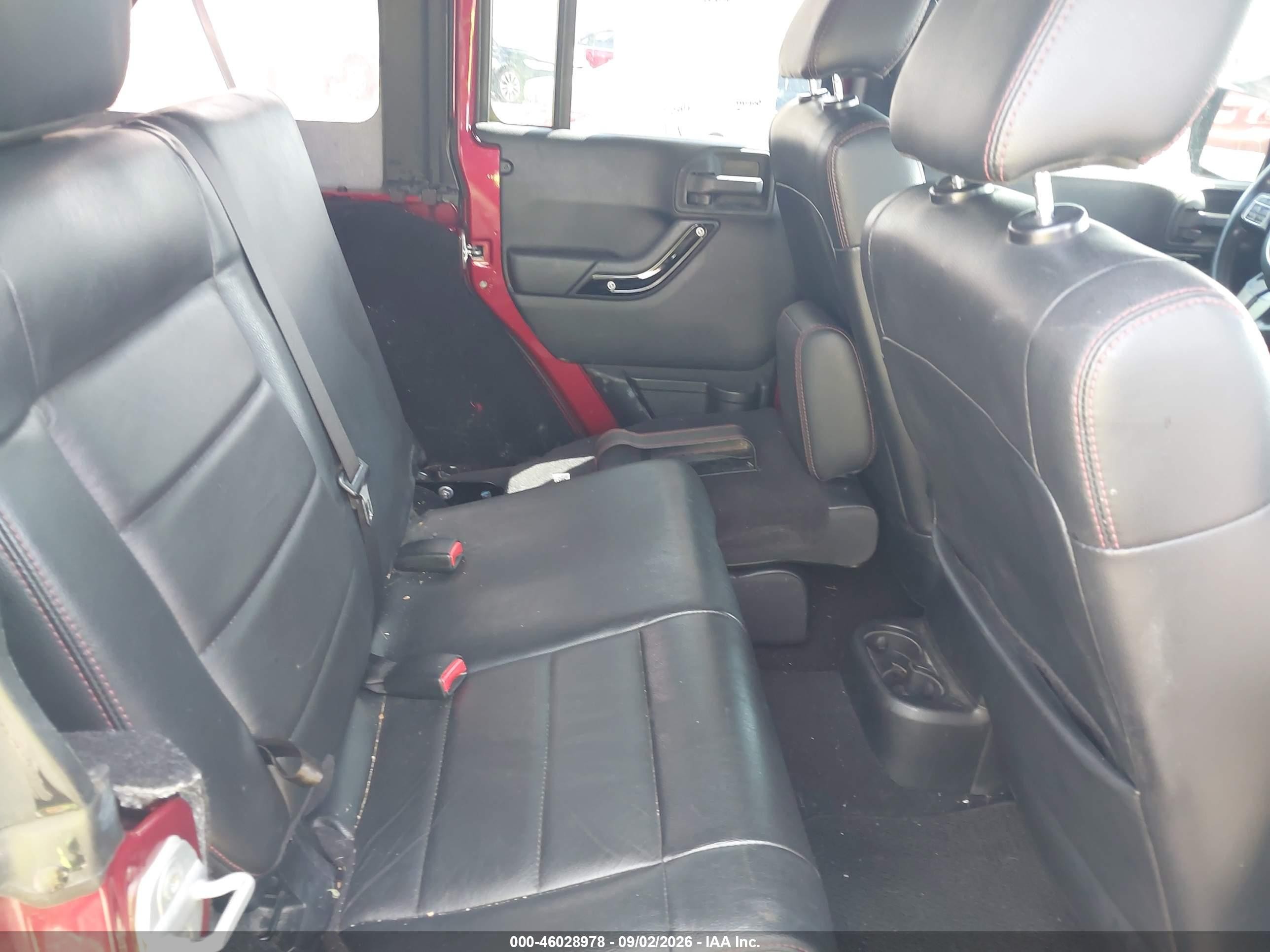 2012 Jeep Wrangler Unlimited Sahara Red vin: 1C4BJWEG3CL250642