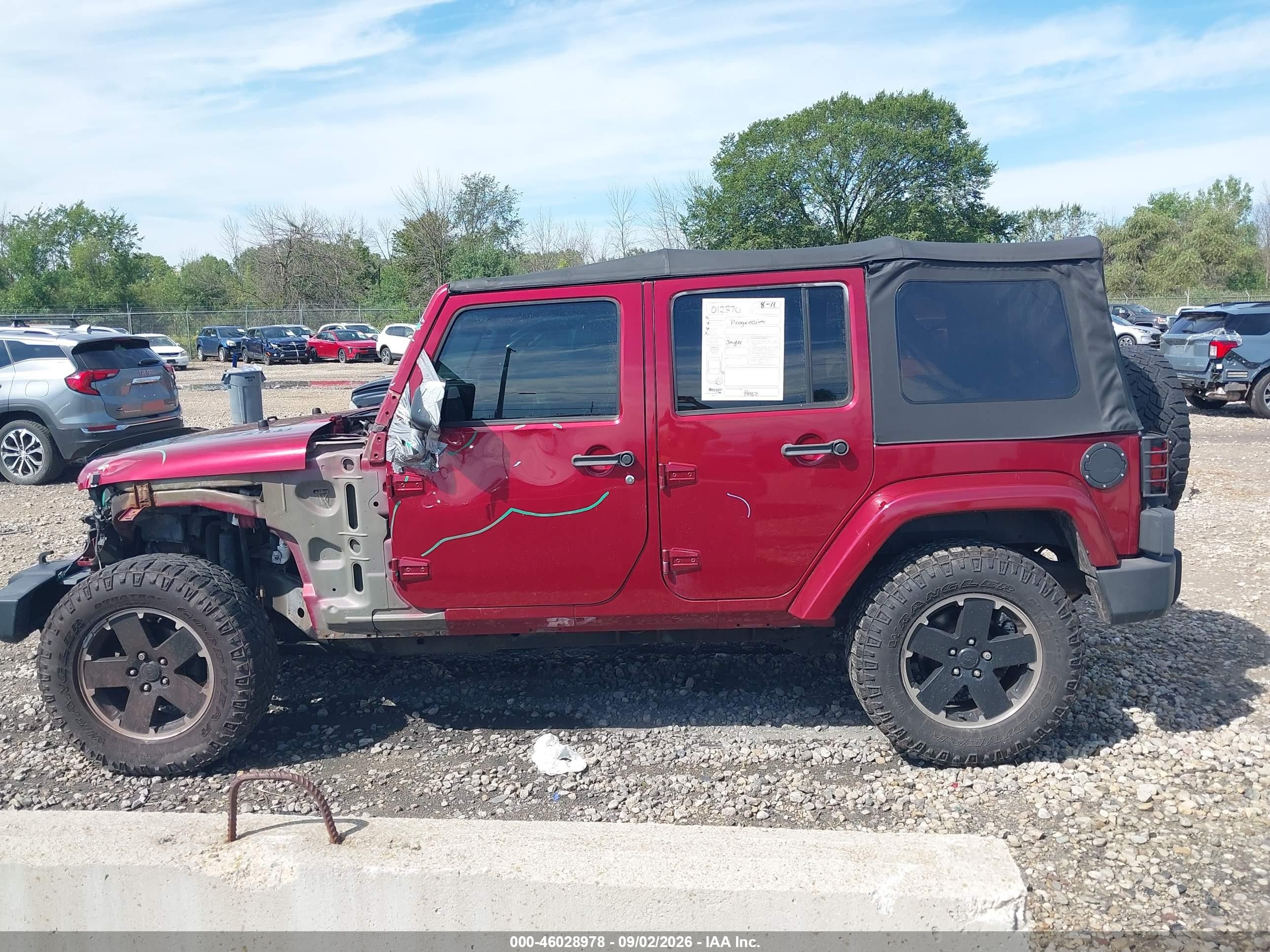 2012 Jeep Wrangler Unlimited Sahara Red vin: 1C4BJWEG3CL250642