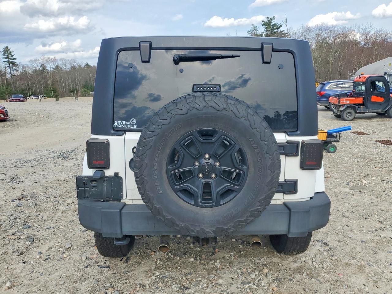 2012 Jeep Wrangler Unlimited Sahara Белый vin: 1C4BJWEG3CL277680