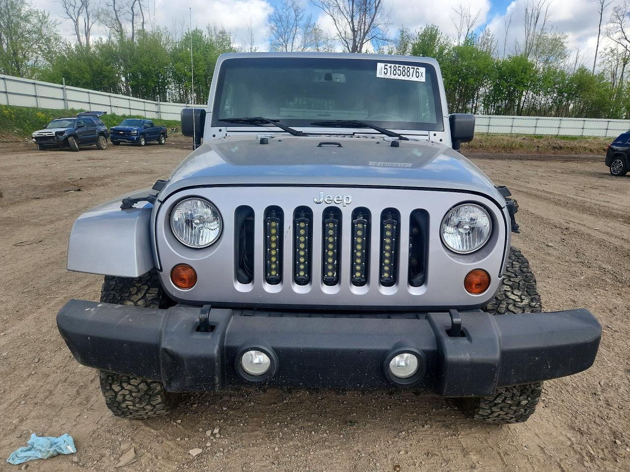 2013 Jeep Wrangler Unlimited Sahara Silver vin: 1C4BJWEG3DL635829