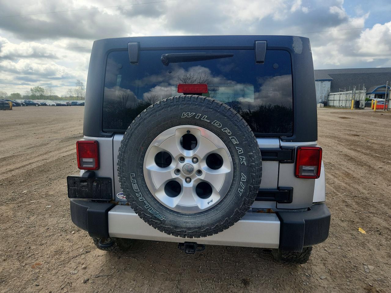 2013 Jeep Wrangler Unlimited Sahara Silver vin: 1C4BJWEG3DL635829