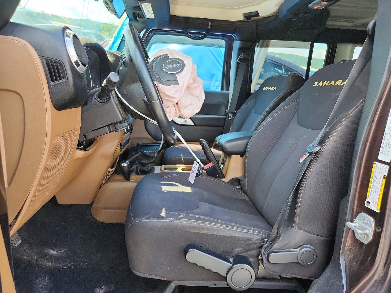 2013 Jeep Wrangler Unlimited Sahara Brown vin: 1C4BJWEG3DL641808