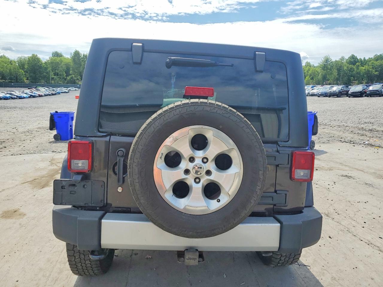 2013 Jeep Wrangler Unlimited Sahara Brown vin: 1C4BJWEG3DL641808