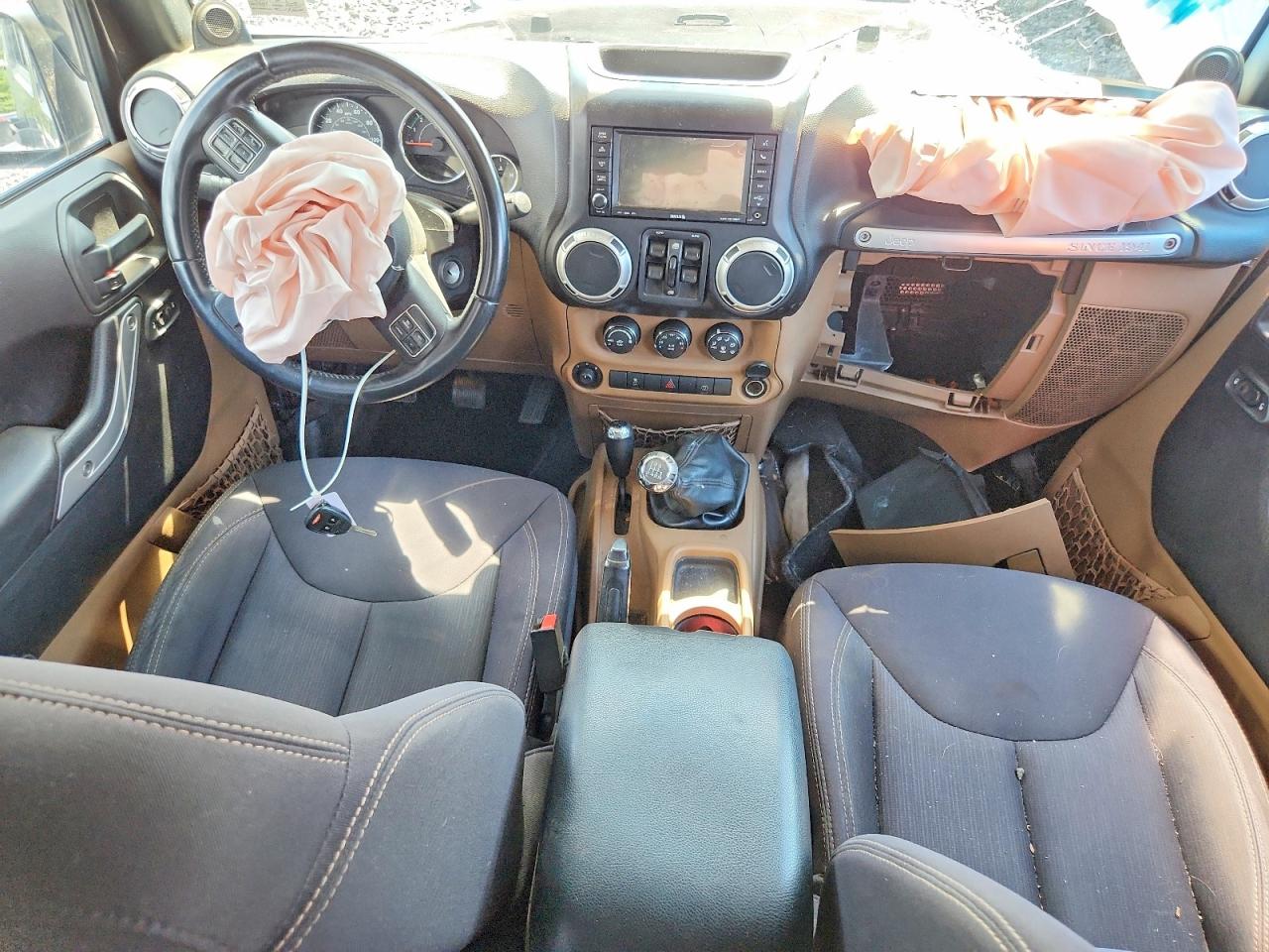 2013 Jeep Wrangler Unlimited Sahara Brown vin: 1C4BJWEG3DL641808