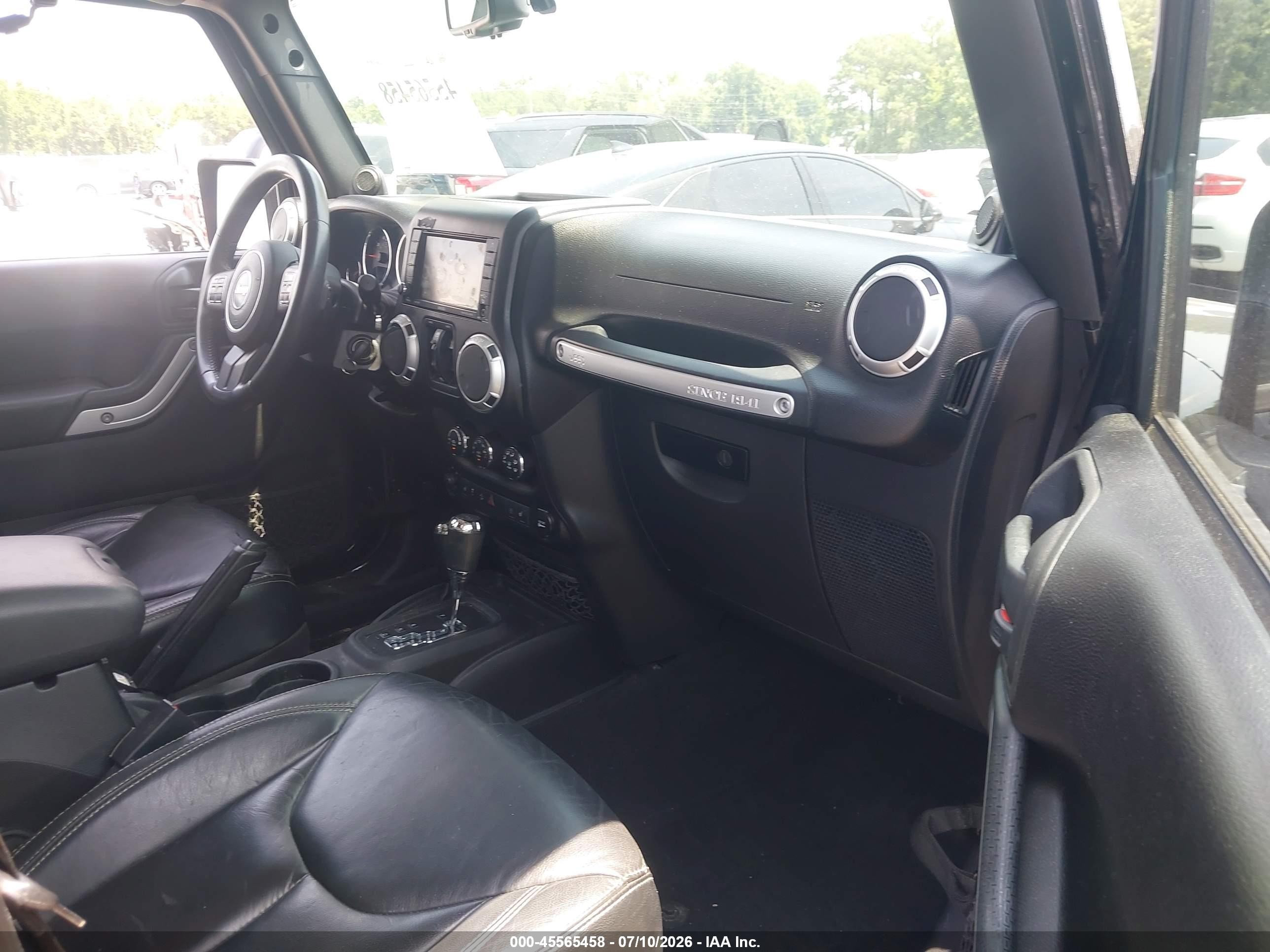 2014 Jeep Wrangler Unlimited Sahara Black vin: 1C4BJWEG3EL117804
