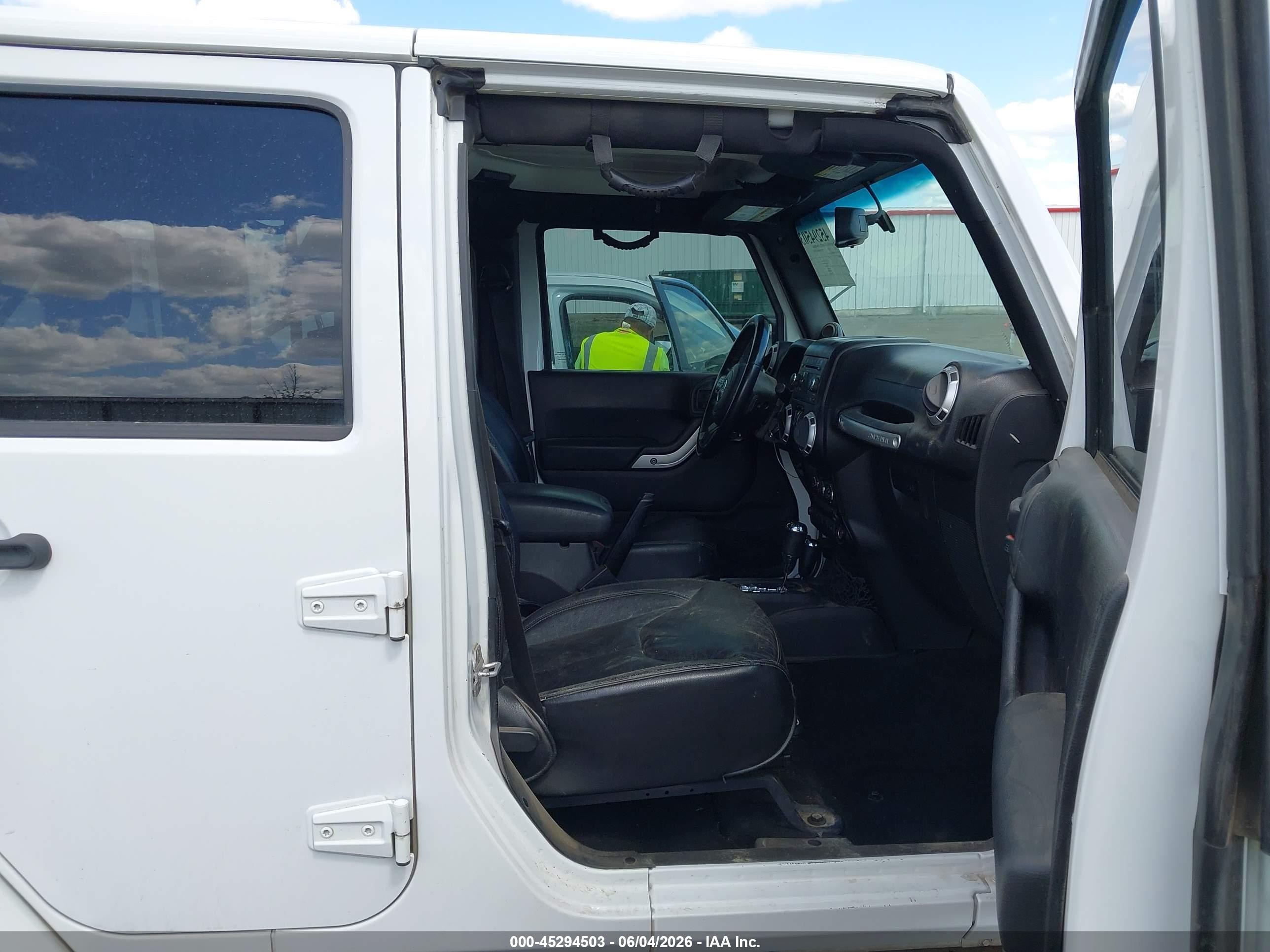 2014 Jeep Wrangler Unlimited Sahara Белый vin: 1C4BJWEG3EL122078