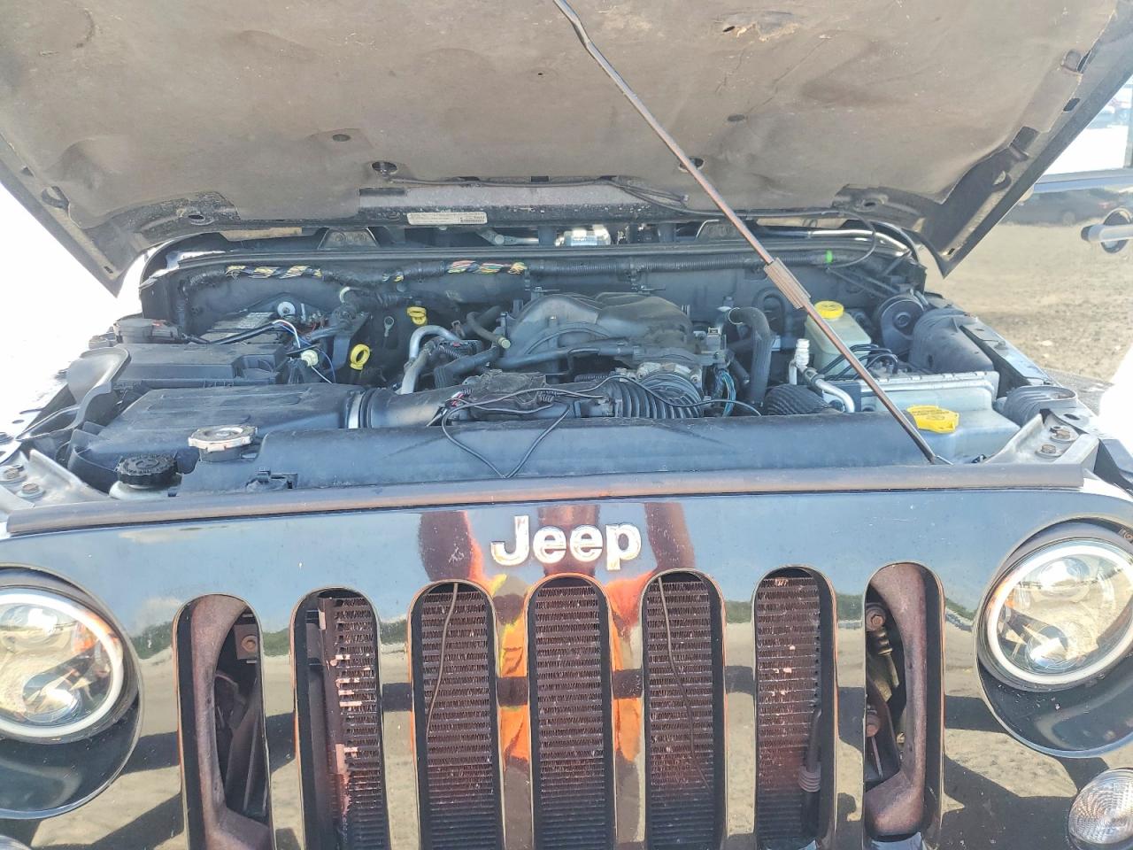 2014 Jeep Wrangler Unlimited Sahara Black vin: 1C4BJWEG3EL129094