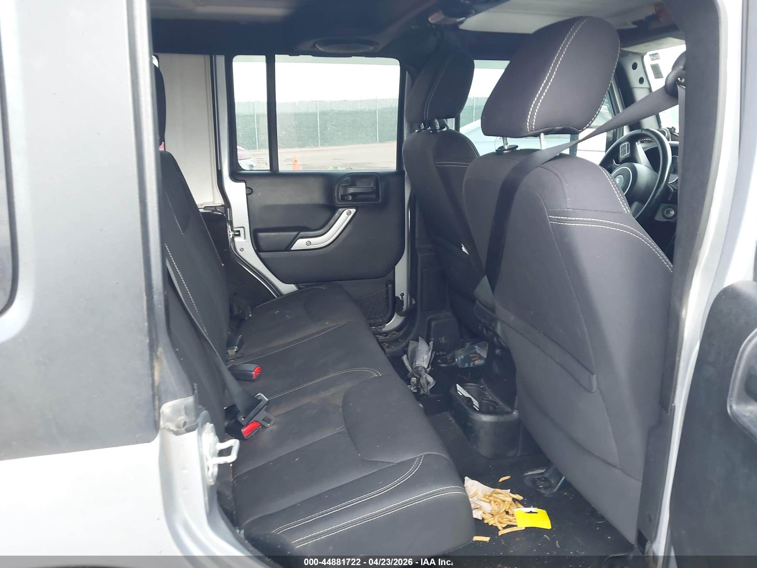 2014 Jeep Wrangler Unlimited Sahara Gray vin: 1C4BJWEG3EL141584
