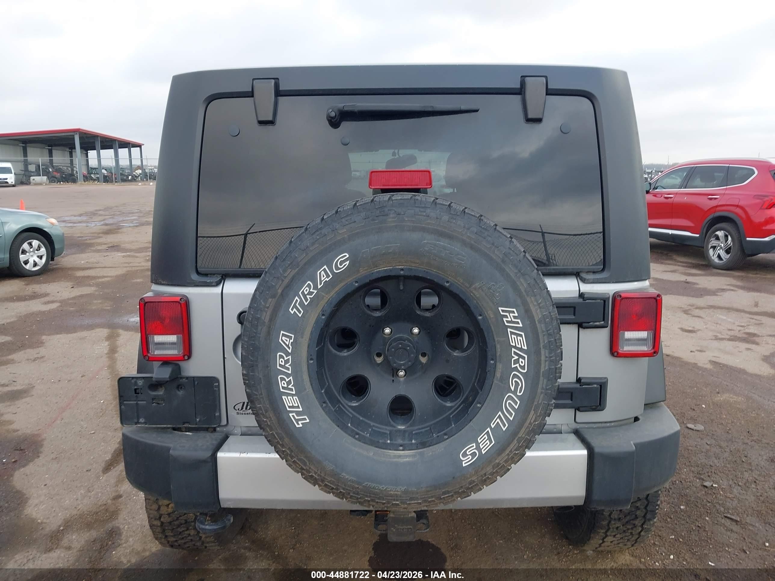 2014 Jeep Wrangler Unlimited Sahara Gray vin: 1C4BJWEG3EL141584