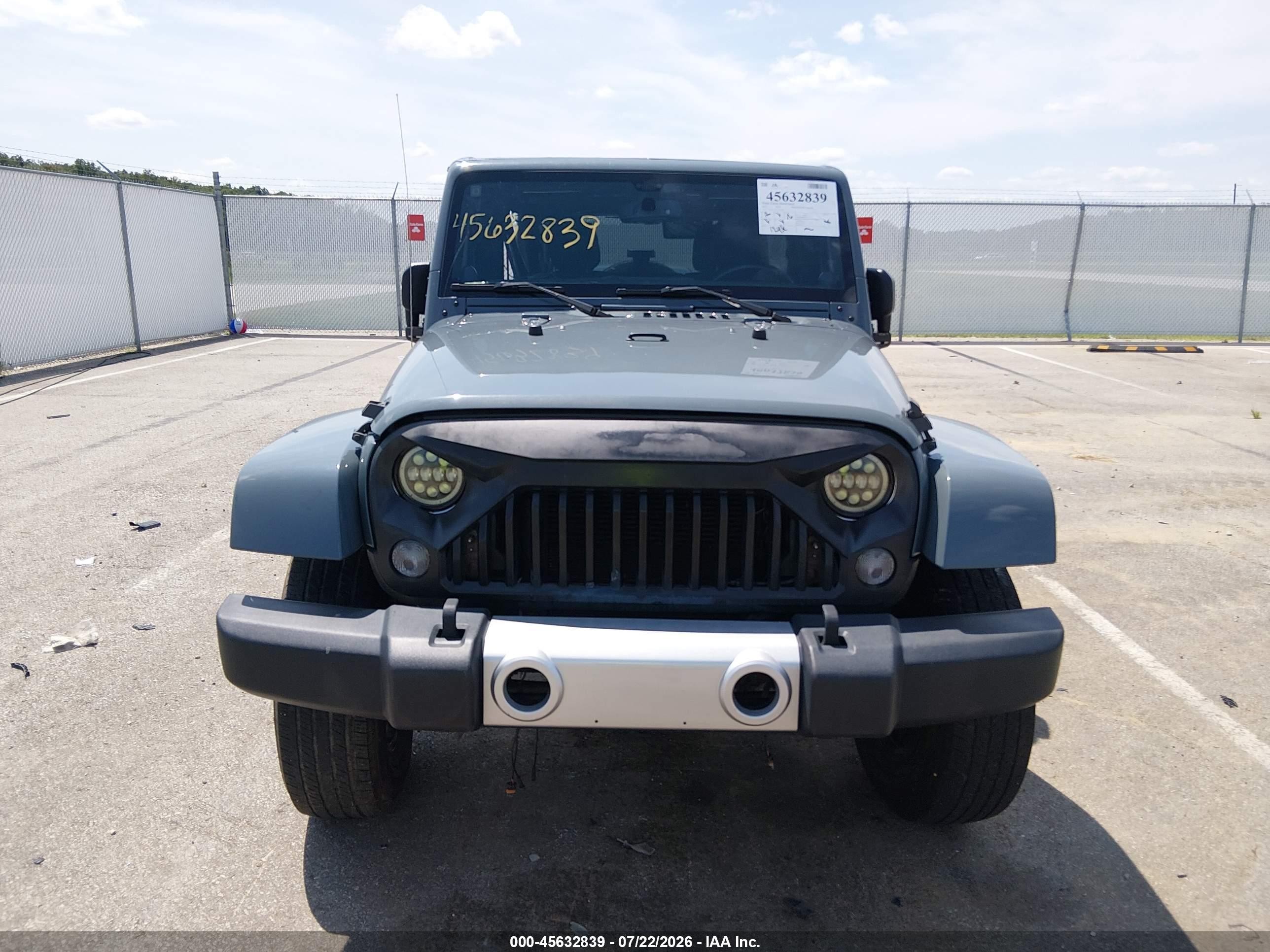 2014 Jeep Wrangler Unlimited Sahara Gray vin: 1C4BJWEG3EL263166