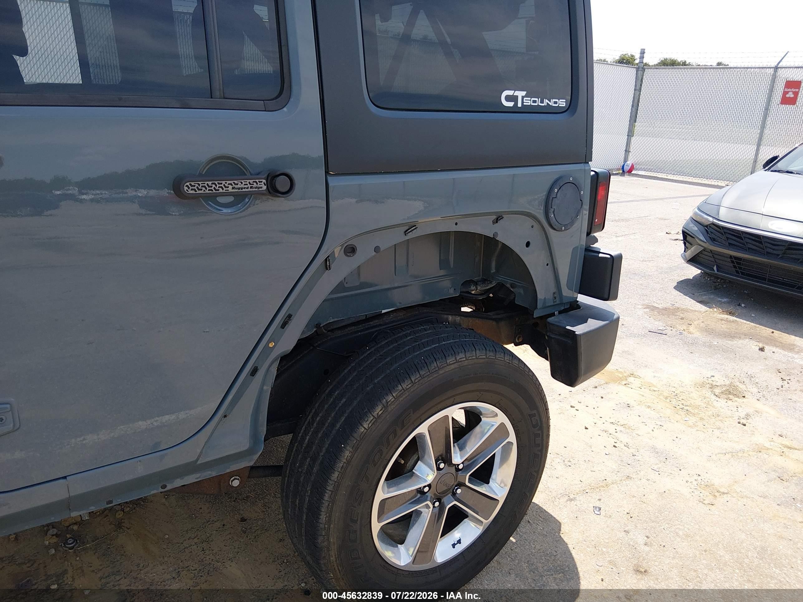 2014 Jeep Wrangler Unlimited Sahara Gray vin: 1C4BJWEG3EL263166