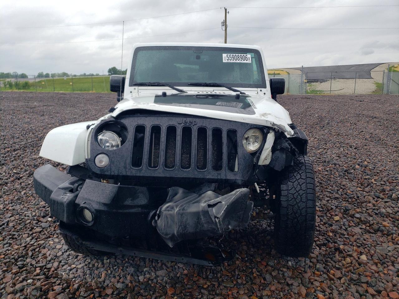 2014 Jeep Wrangler Unlimited Sahara White vin: 1C4BJWEG3EL300460