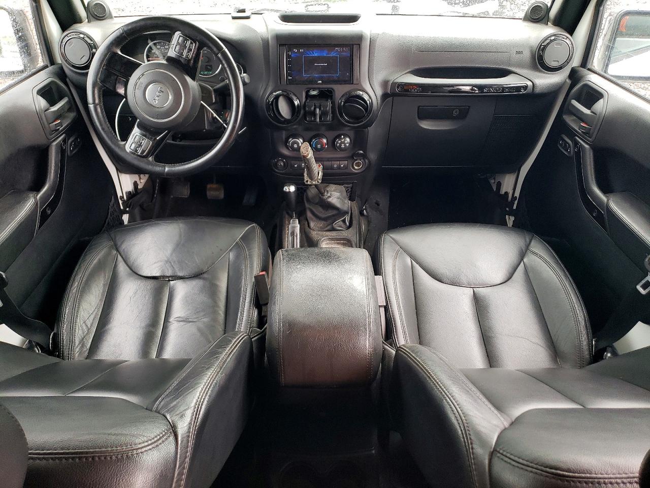 2014 Jeep Wrangler Unlimited Sahara White vin: 1C4BJWEG3EL300460