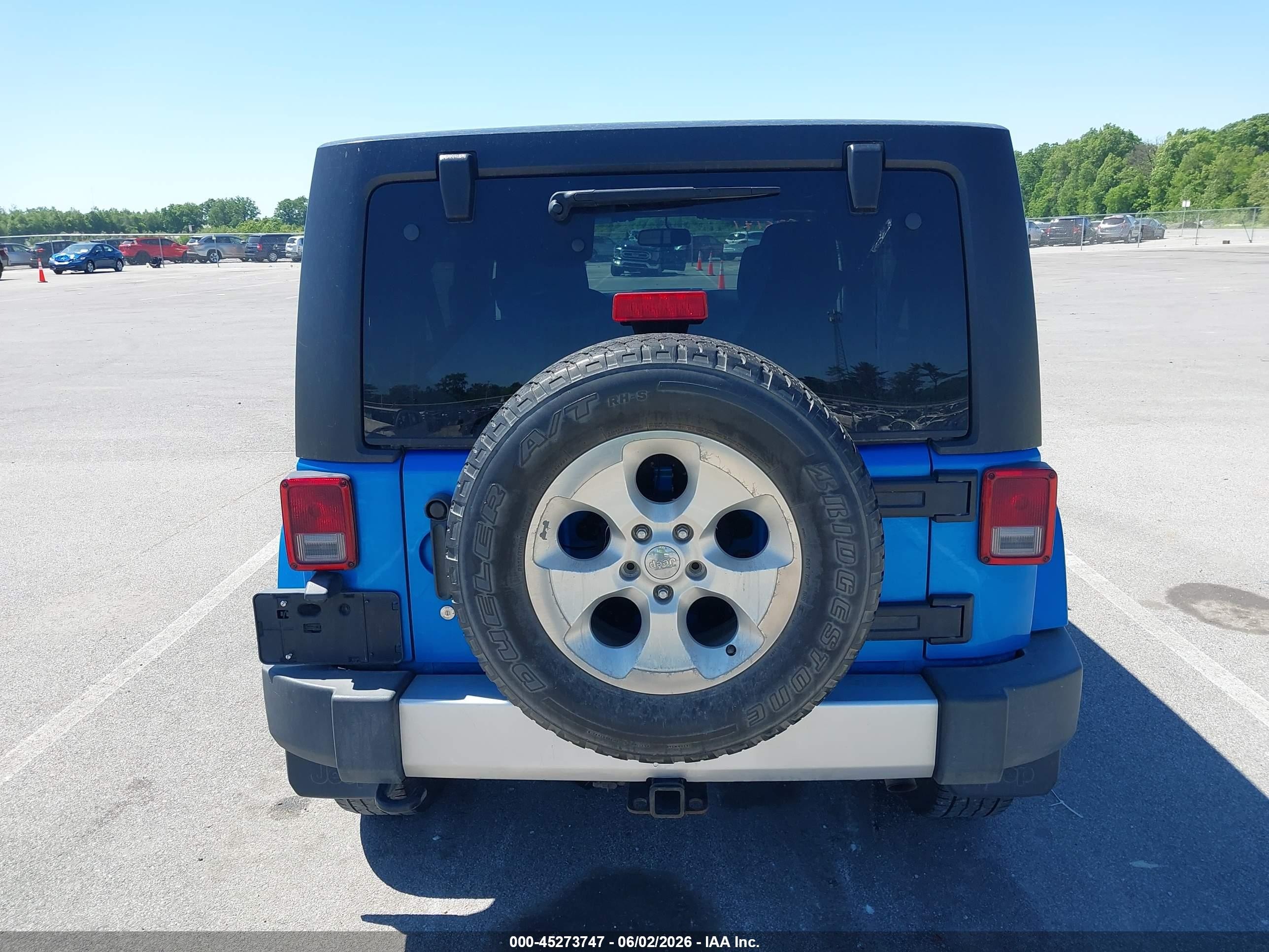 2015 Jeep Wrangler Unlimited Sahara Blue vin: 1C4BJWEG3FL555708