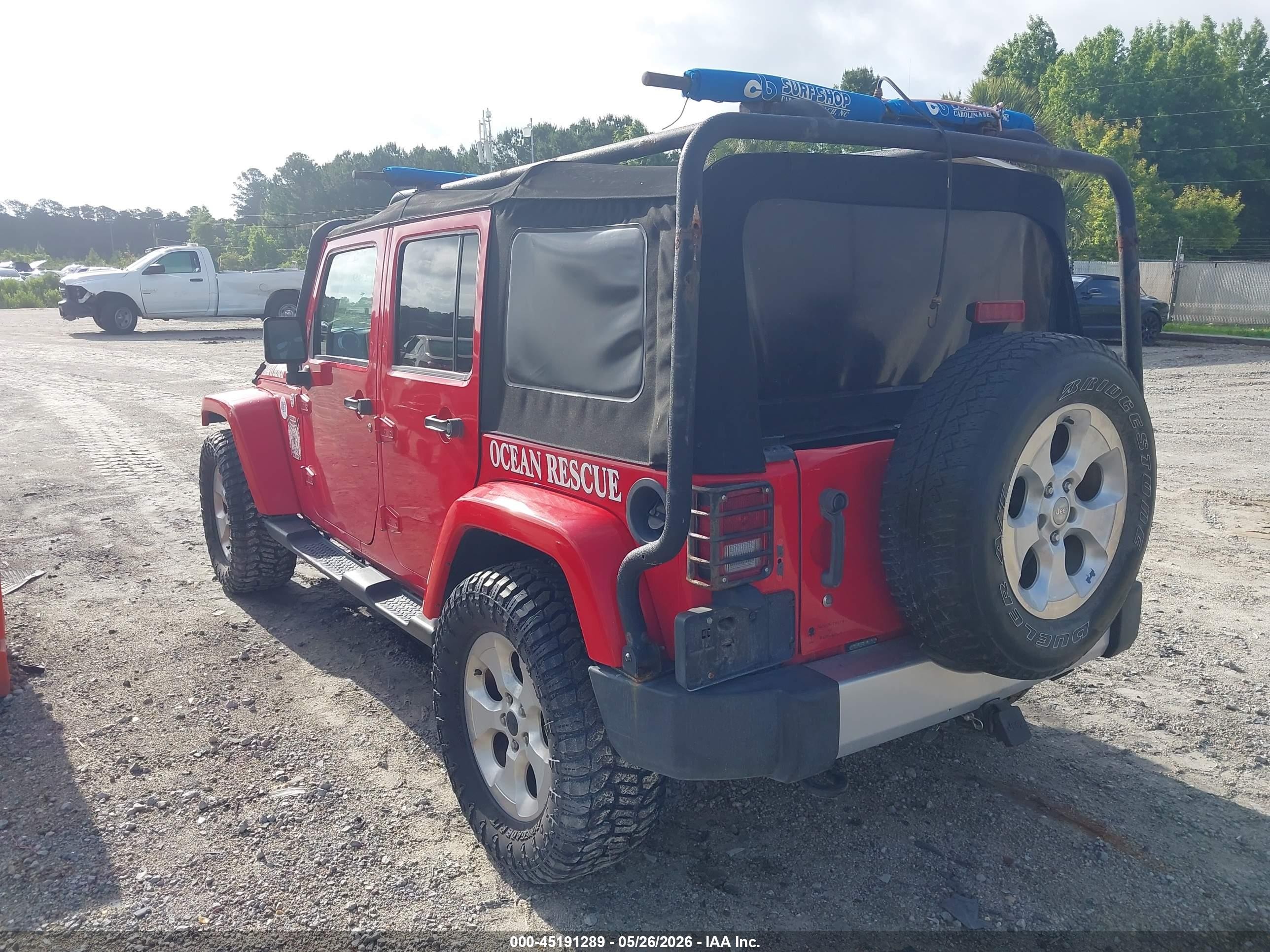 2015 Jeep Wrangler Unlimited Sahara Red vin: 1C4BJWEG3FL556308