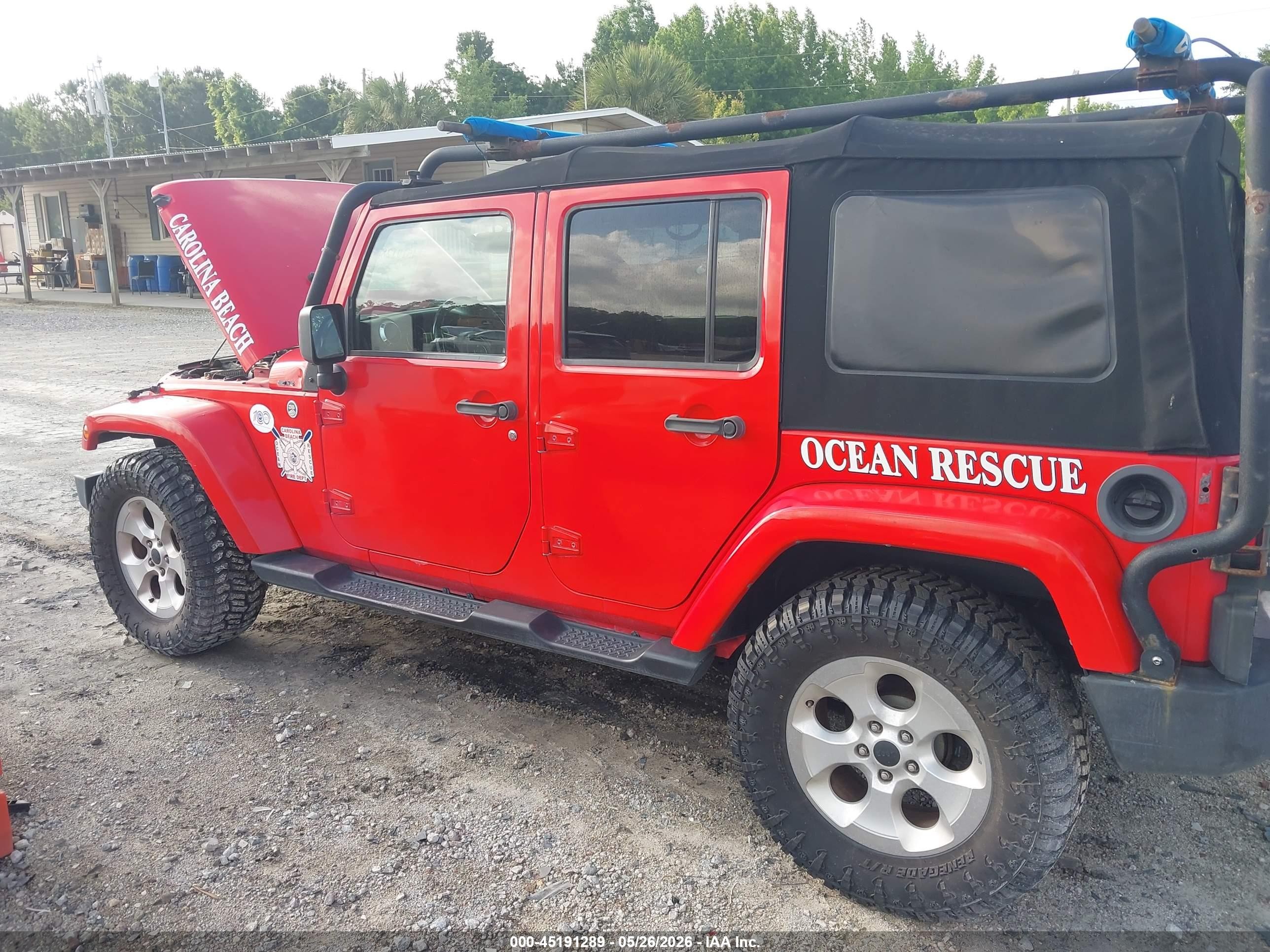 2015 Jeep Wrangler Unlimited Sahara Red vin: 1C4BJWEG3FL556308