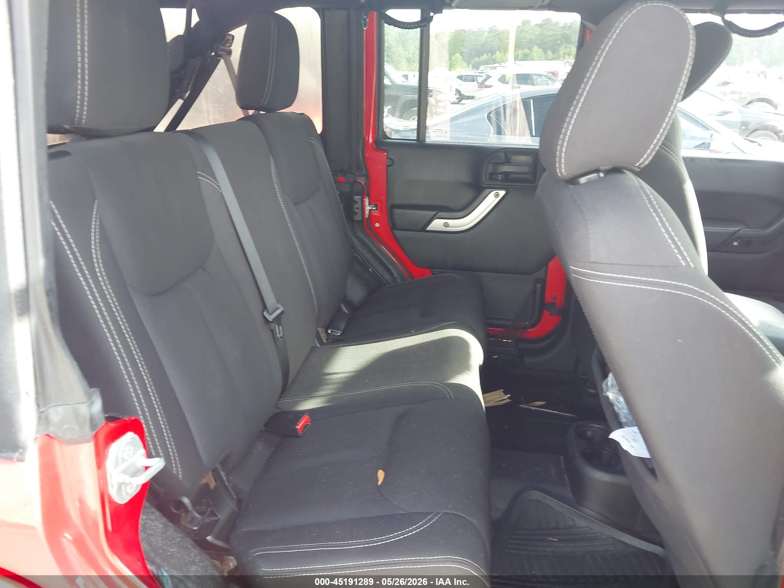 2015 Jeep Wrangler Unlimited Sahara Red vin: 1C4BJWEG3FL556308