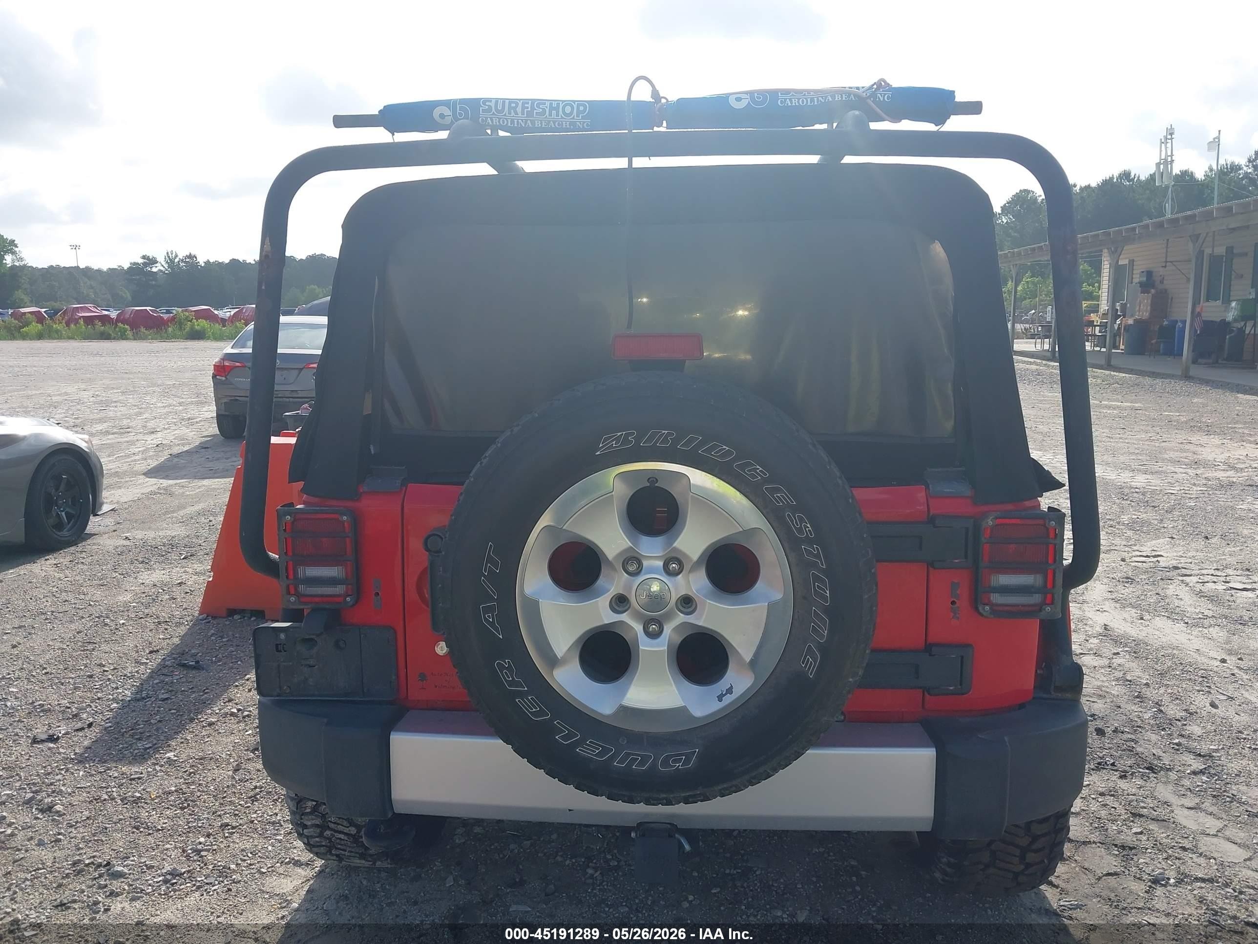2015 Jeep Wrangler Unlimited Sahara Red vin: 1C4BJWEG3FL556308