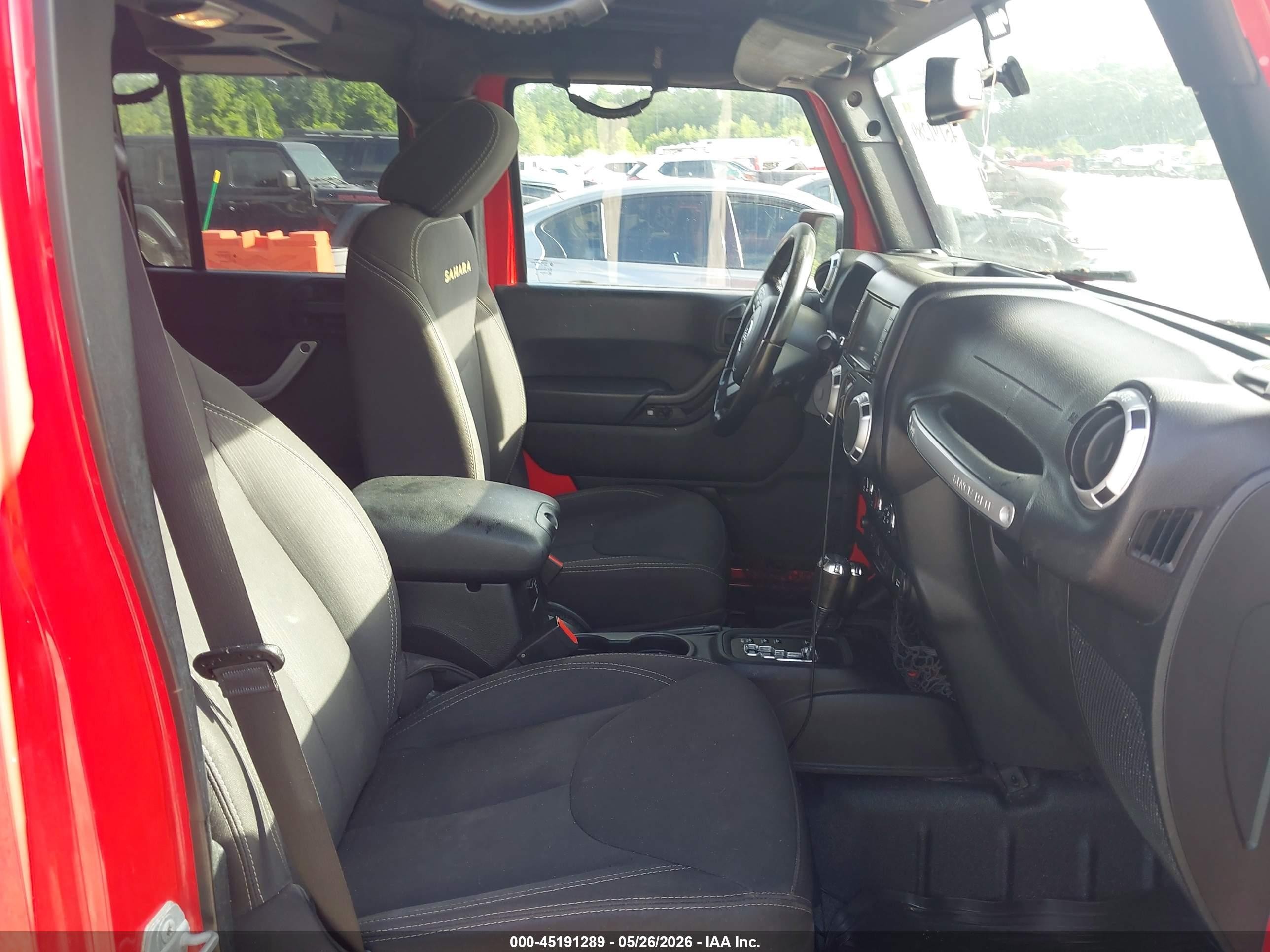 2015 Jeep Wrangler Unlimited Sahara Red vin: 1C4BJWEG3FL556308