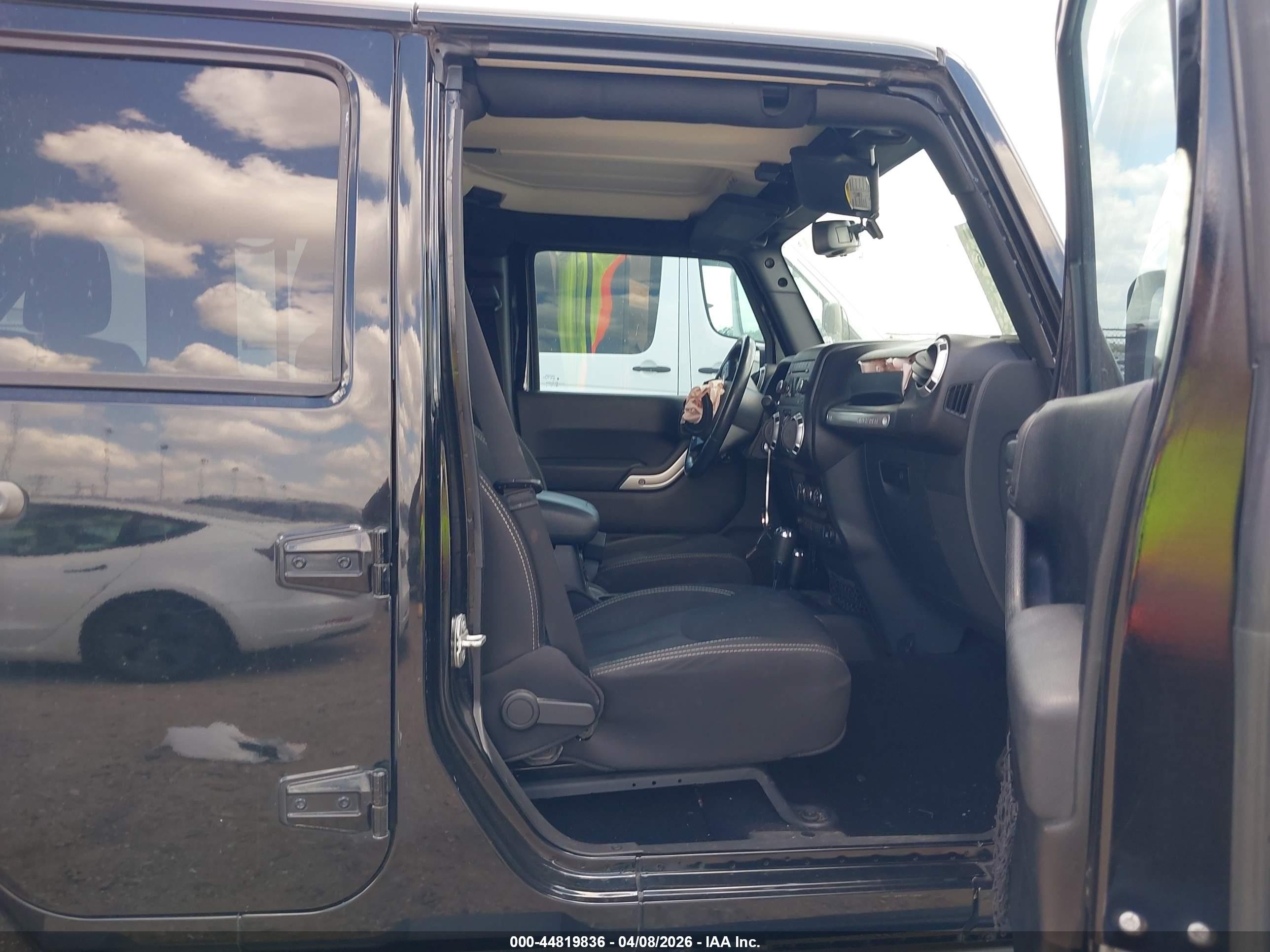 2015 Jeep Wrangler Unlimited Sahara Black vin: 1C4BJWEG3FL592452