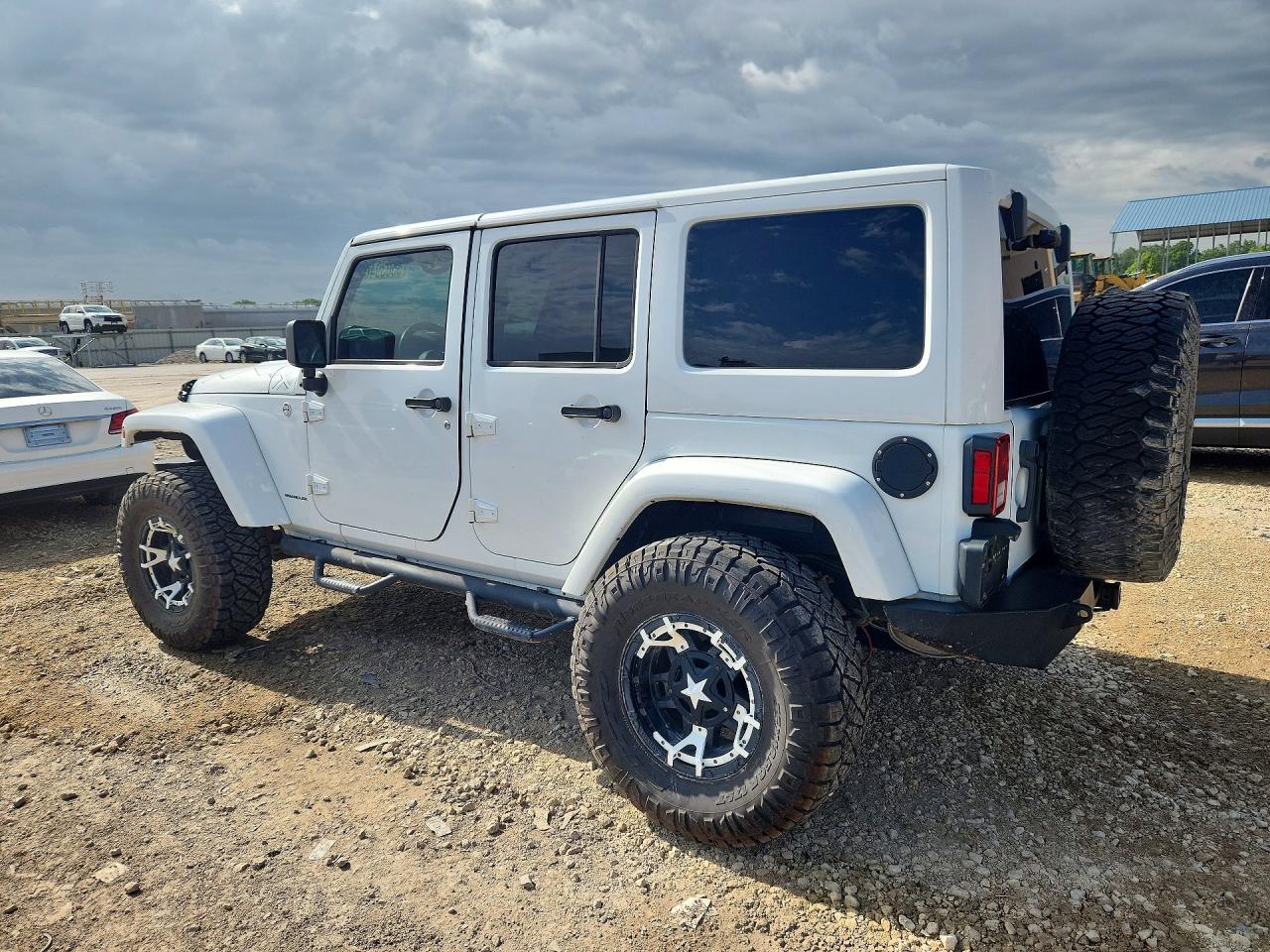 2015 Jeep Wrangler Unlimited Sahara White vin: 1C4BJWEG3FL607922