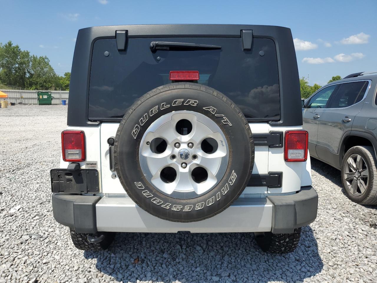 2015 Jeep Wrangler Unlimited Sahara White vin: 1C4BJWEG3FL636997