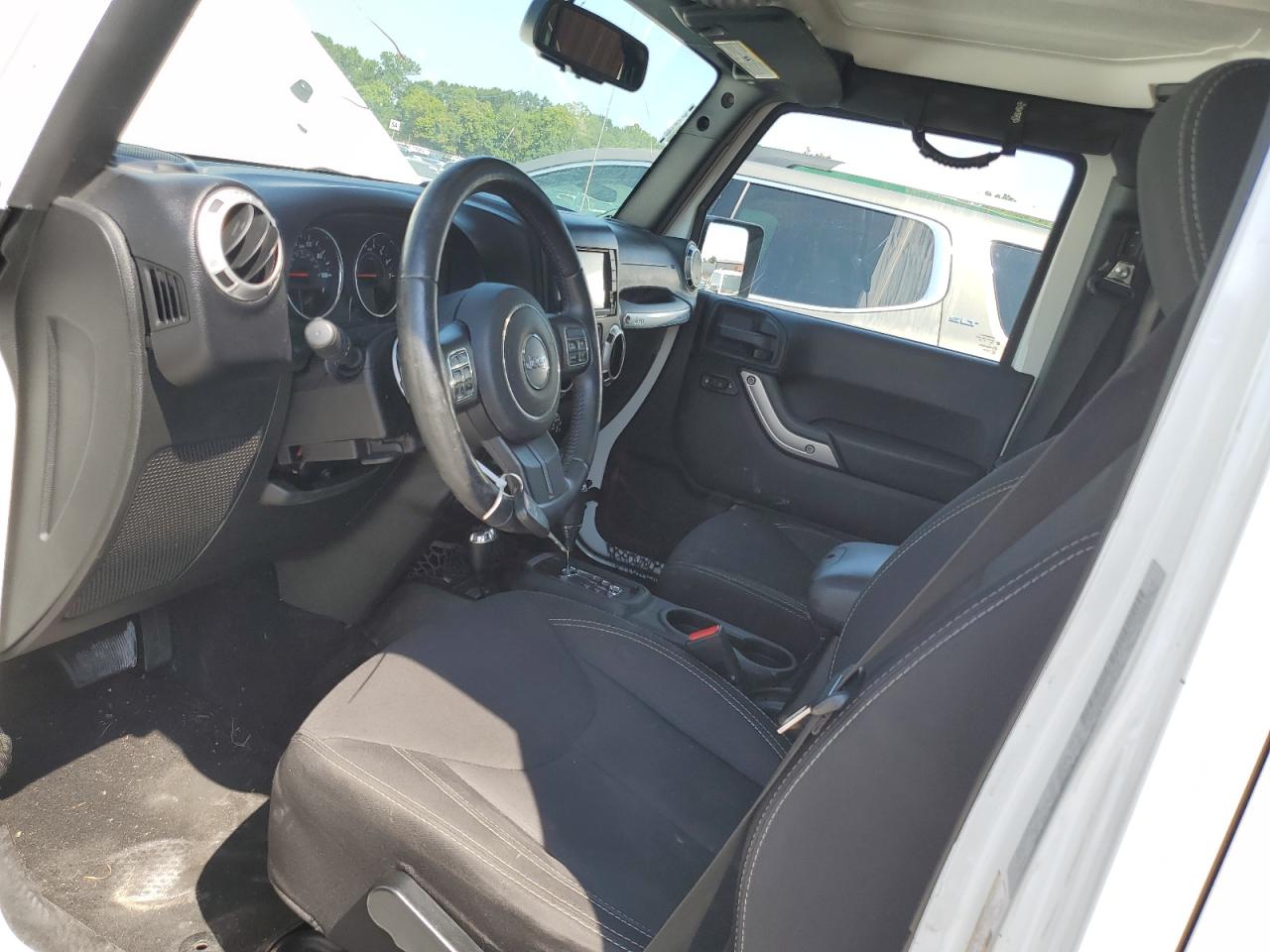 2015 Jeep Wrangler Unlimited Sahara White vin: 1C4BJWEG3FL636997