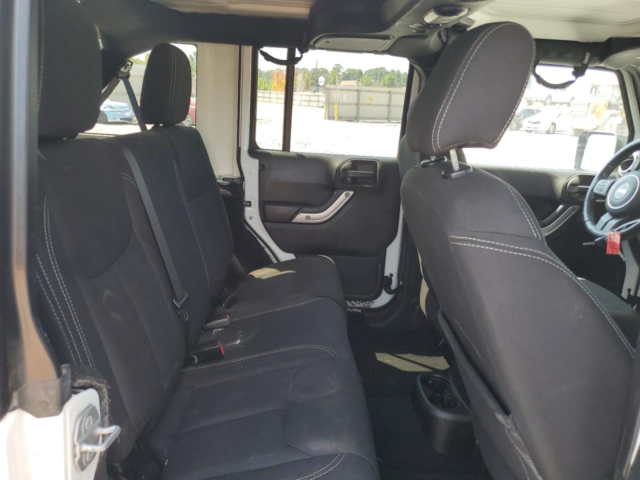 2015 Jeep Wrangler Unlimited Sahara White vin: 1C4BJWEG3FL636997