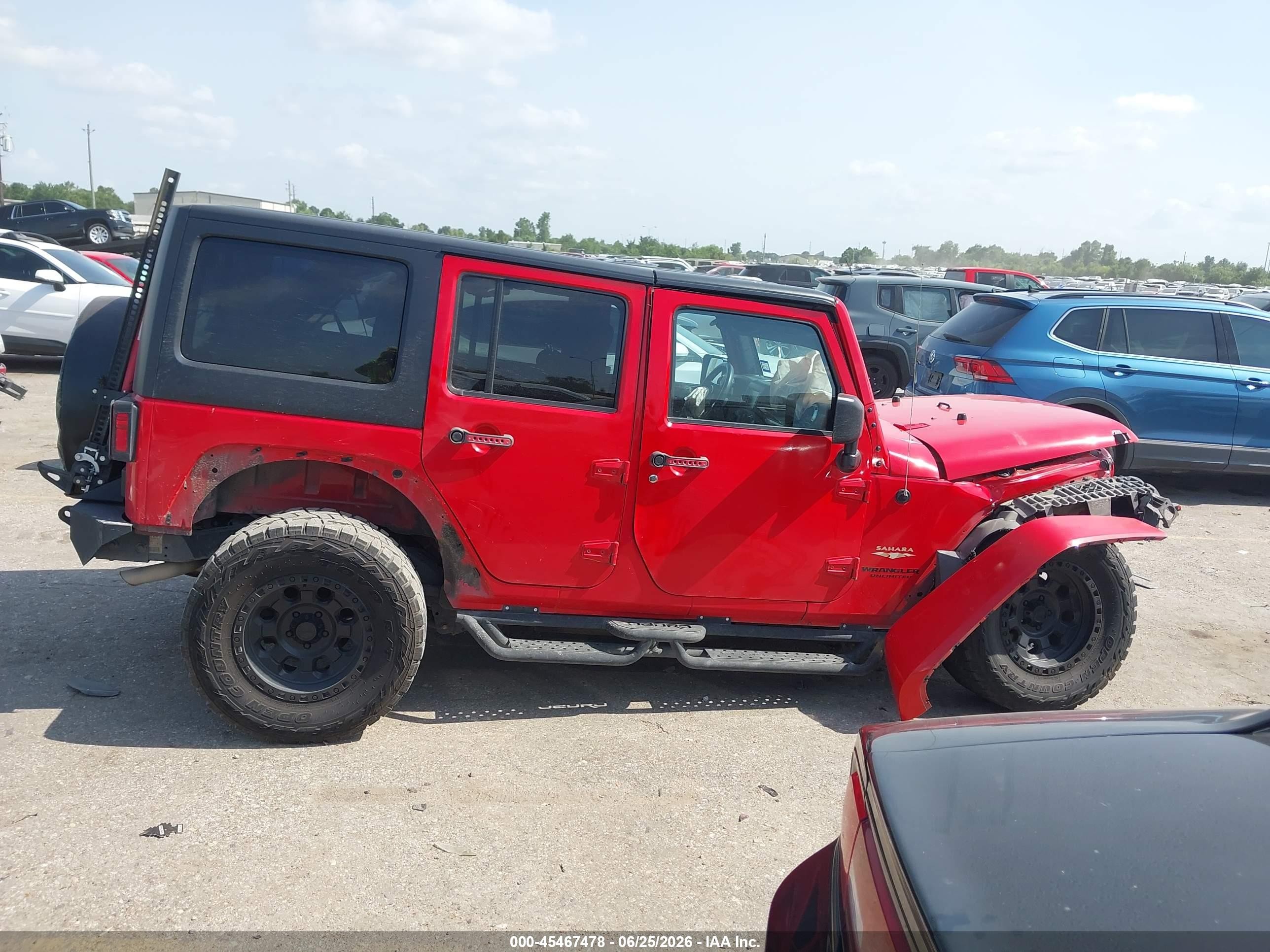2015 Jeep Wrangler Unlimited Sahara Red vin: 1C4BJWEG3FL768111
