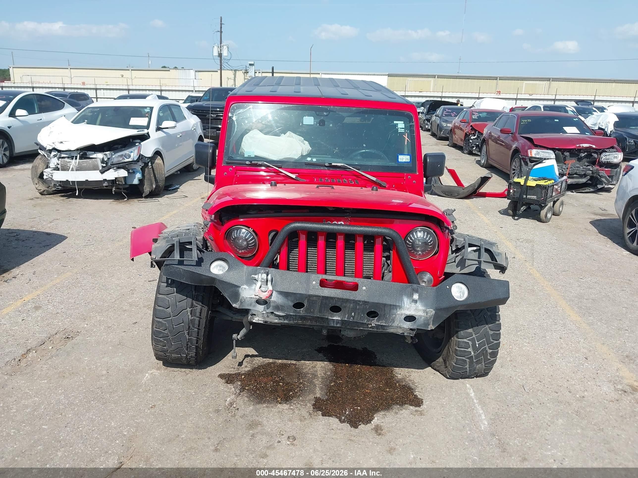 2015 Jeep Wrangler Unlimited Sahara Red vin: 1C4BJWEG3FL768111