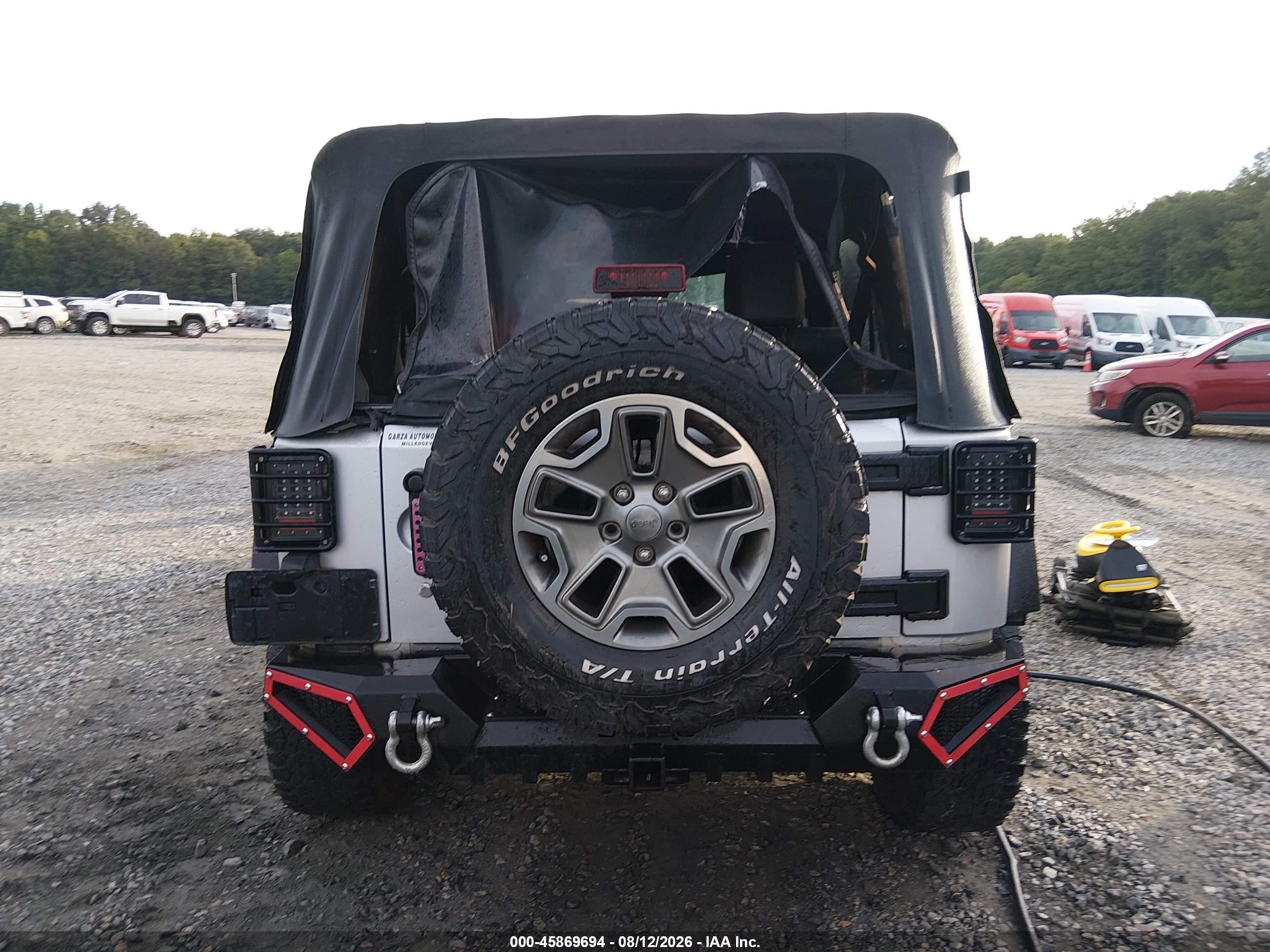 2012 Jeep Wrangler Unlimited Sahara Gray vin: 1C4BJWEG4CL103942