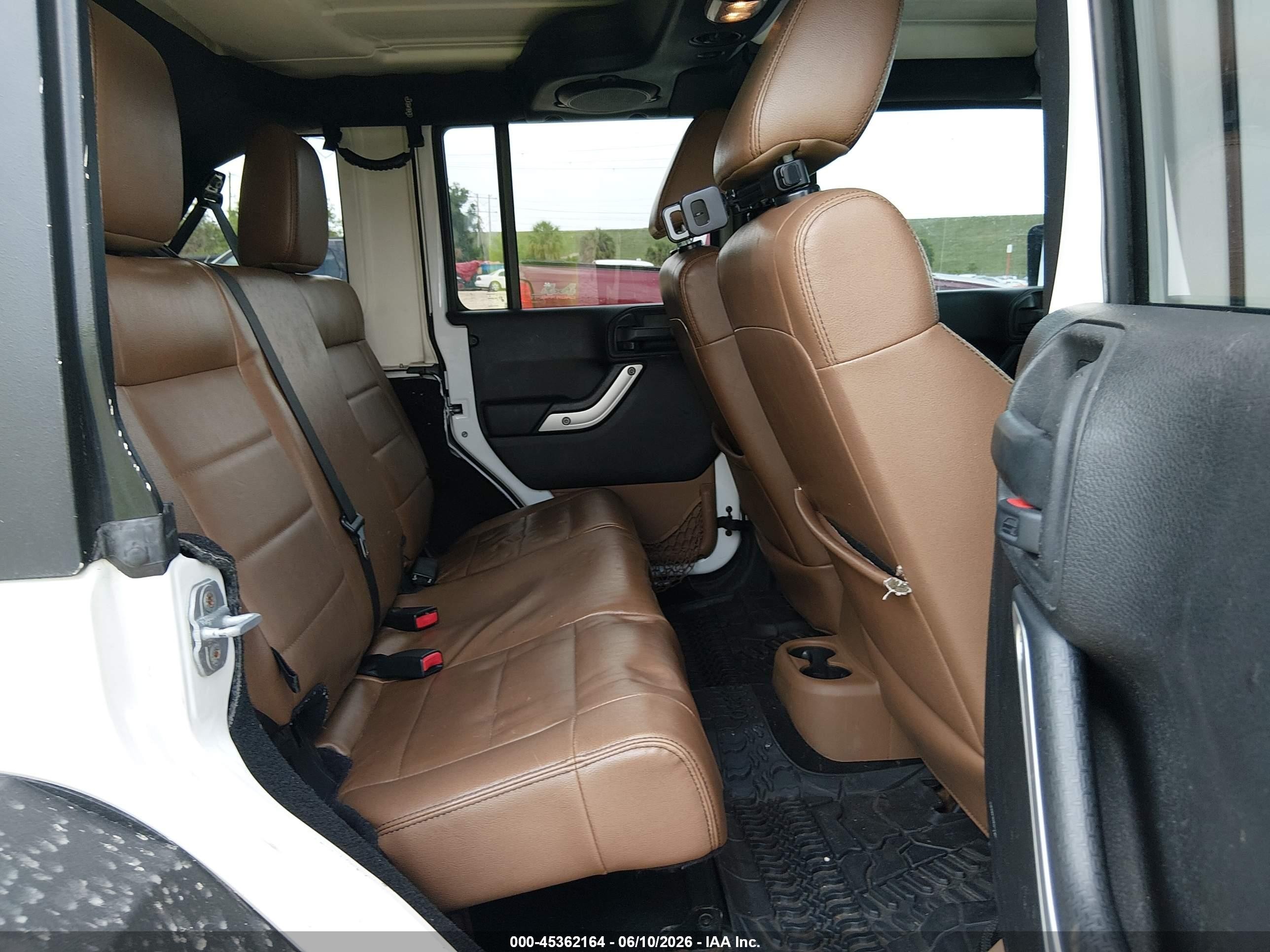 2012 Jeep Wrangler Unlimited Sahara Белый vin: 1C4BJWEG4CL180634