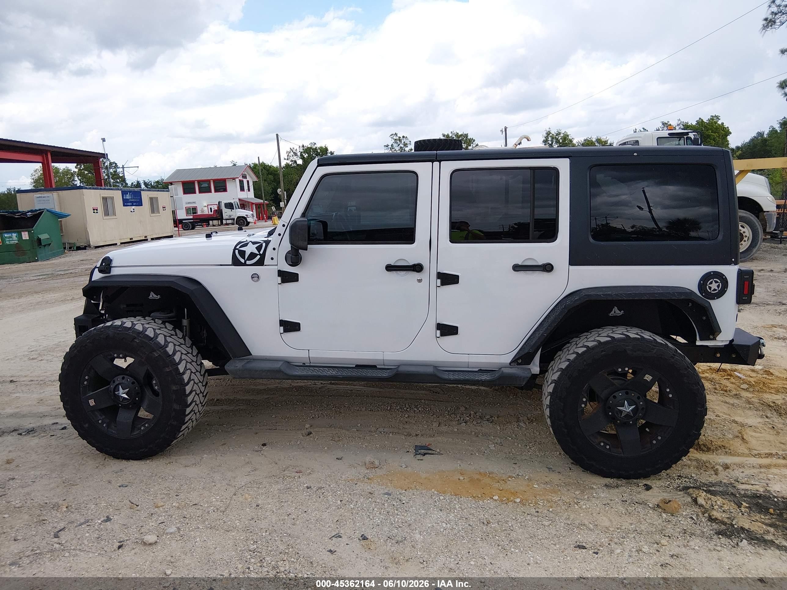 2012 Jeep Wrangler Unlimited Sahara Белый vin: 1C4BJWEG4CL180634