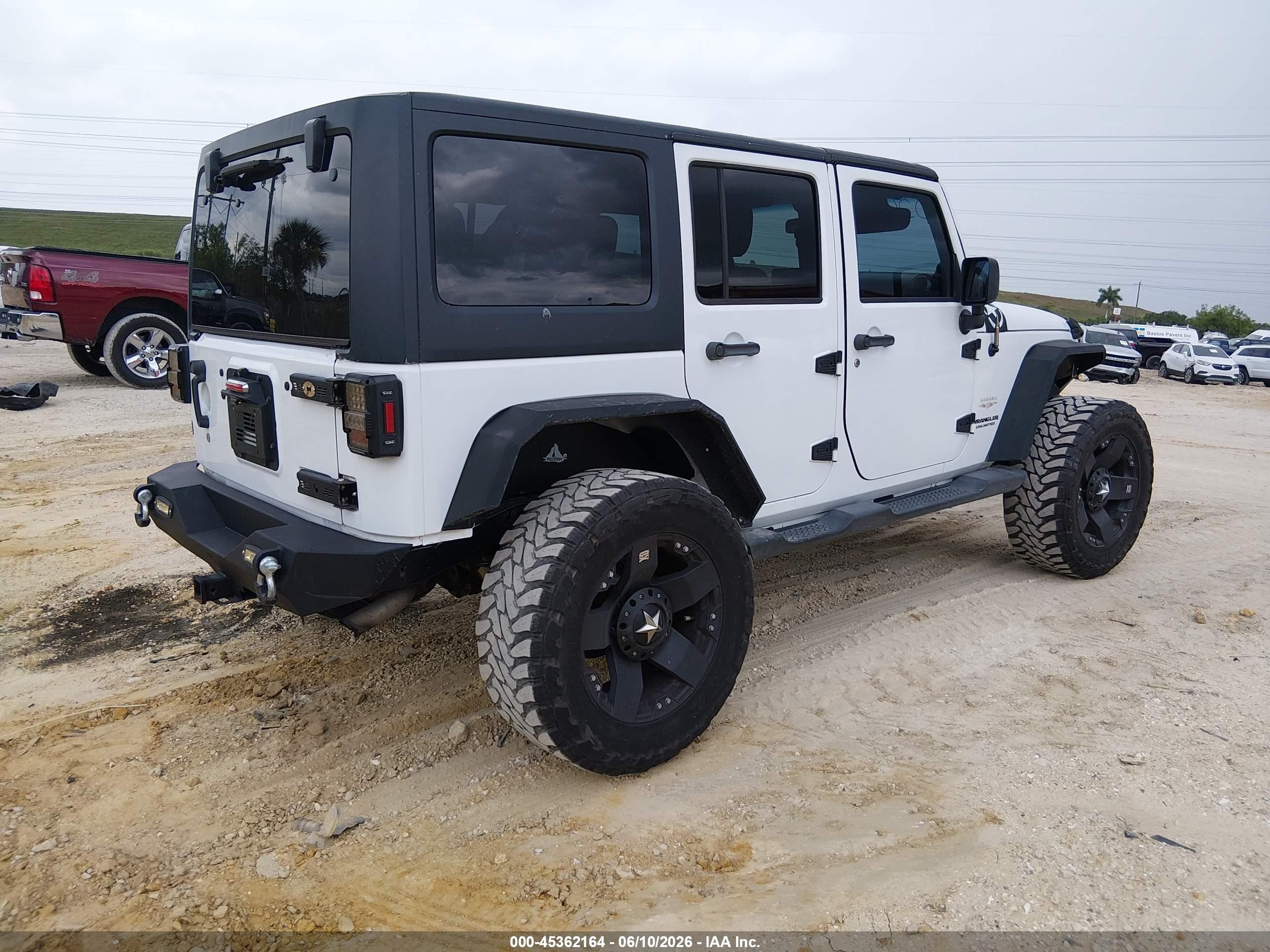 2012 Jeep Wrangler Unlimited Sahara Белый vin: 1C4BJWEG4CL180634